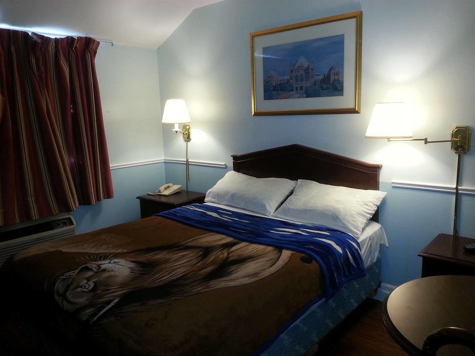 Motel Queensway *