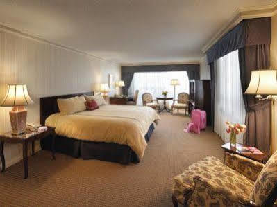 Sutton Place 4* Toronto
