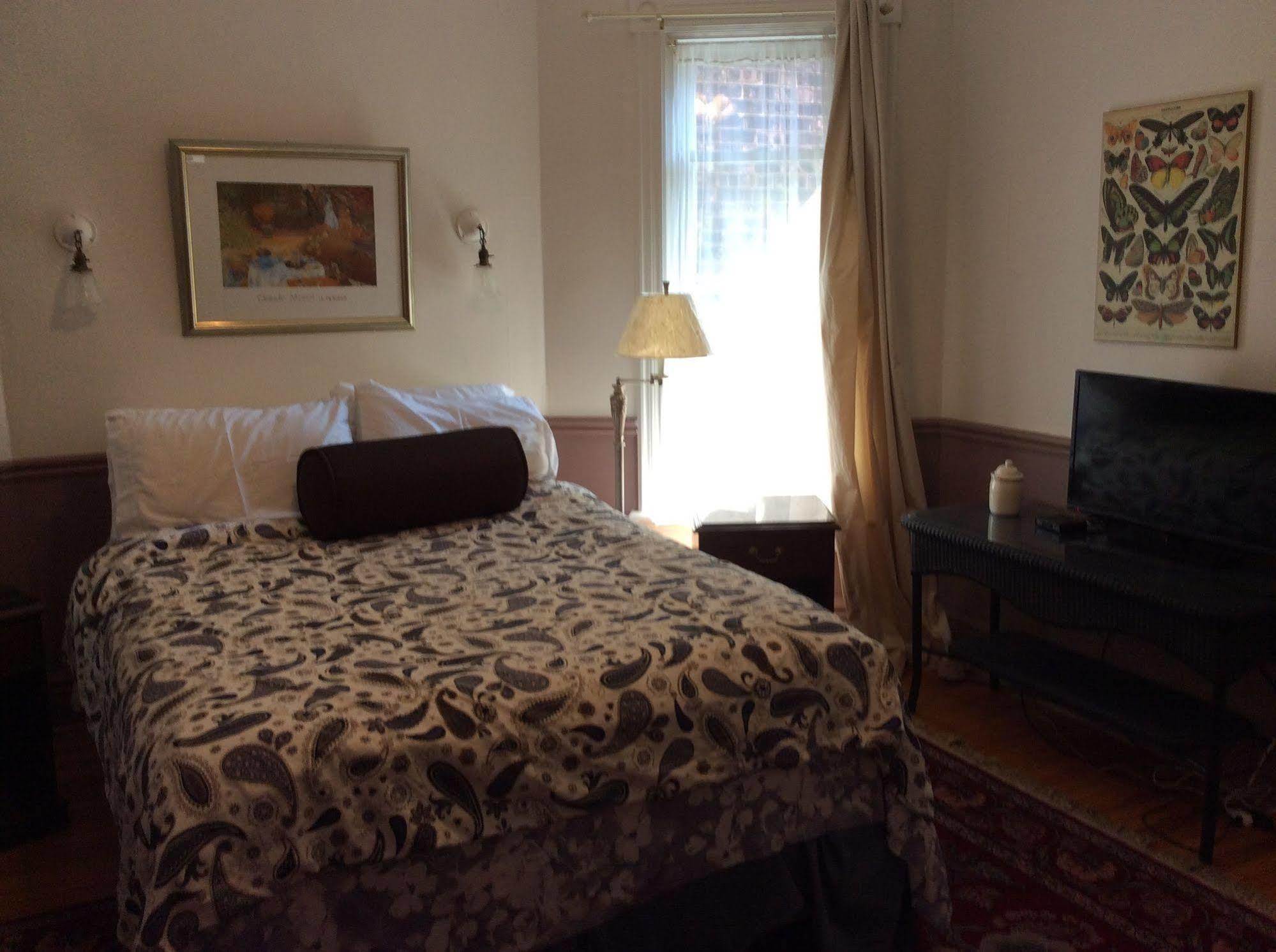 Bed & Breakfast Elliott House Toronto