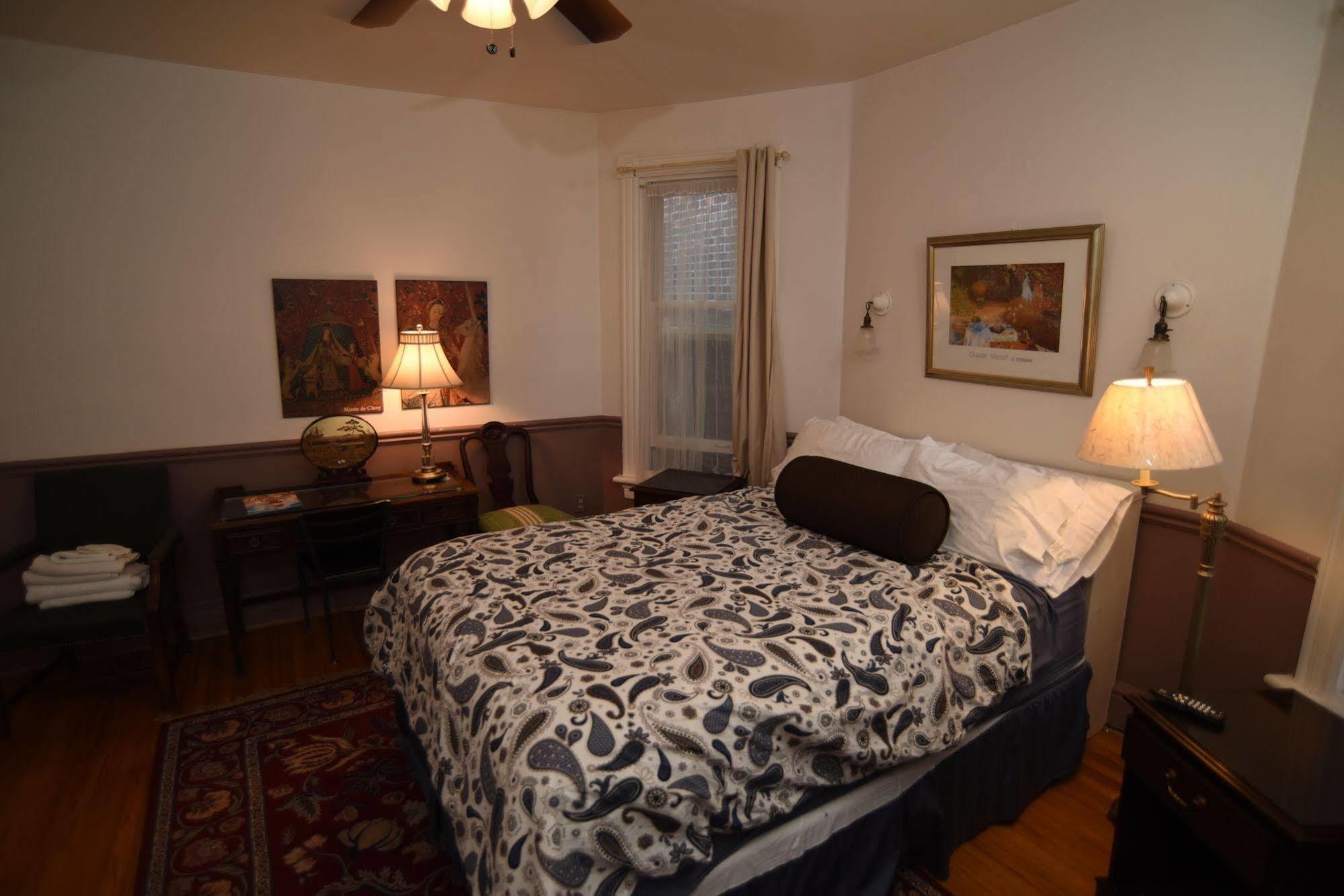 Elliott House 3* Toronto