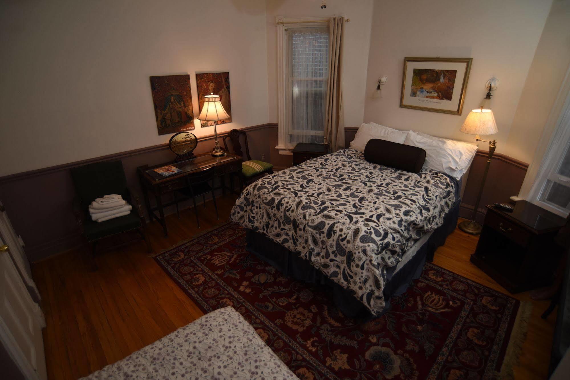 Elliott House 3*