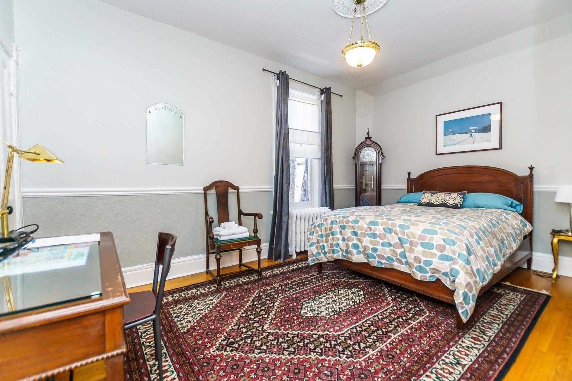Elliott House Bed & Breakfast