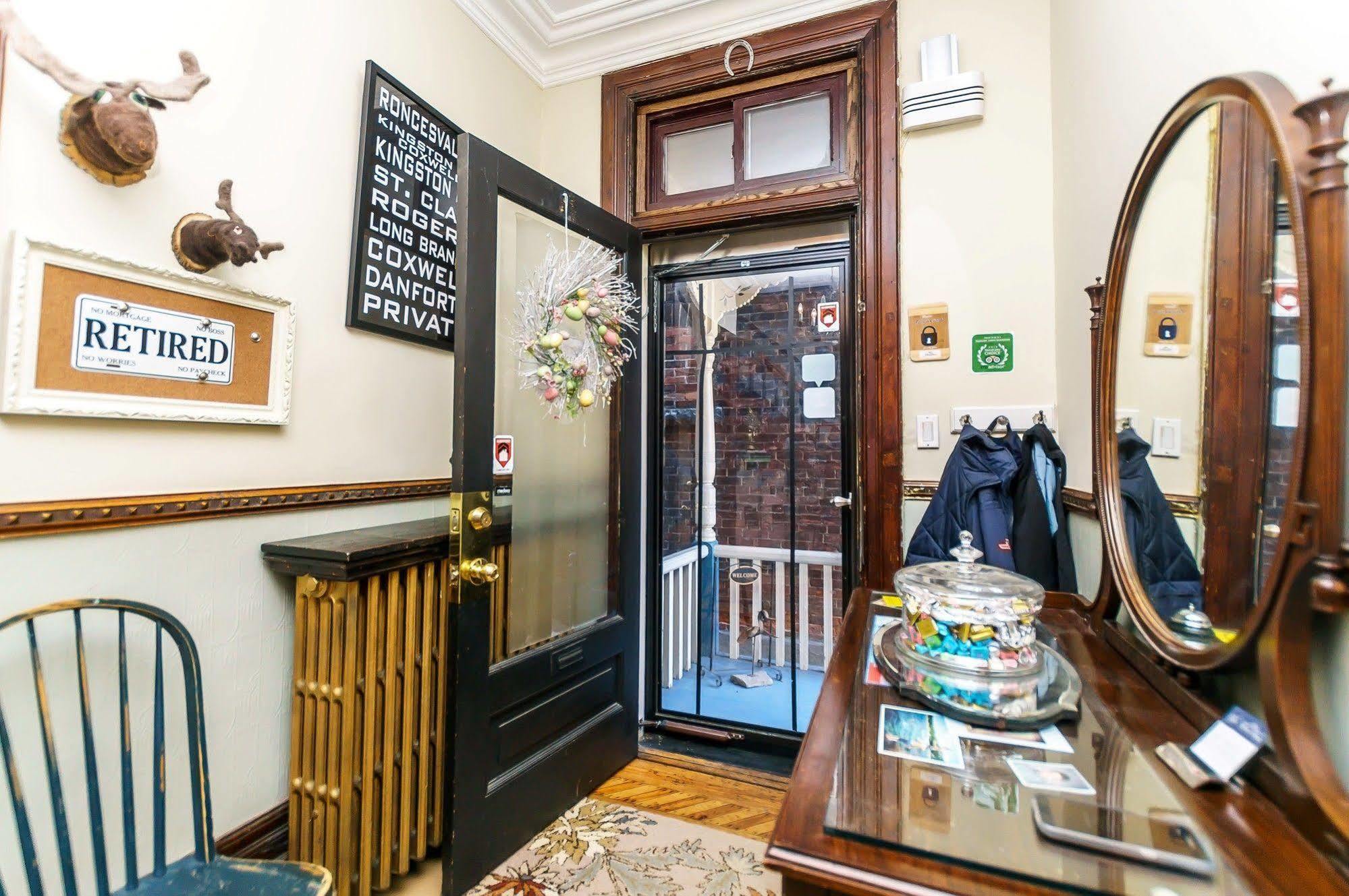 Elliott House Bed & Breakfast Toronto