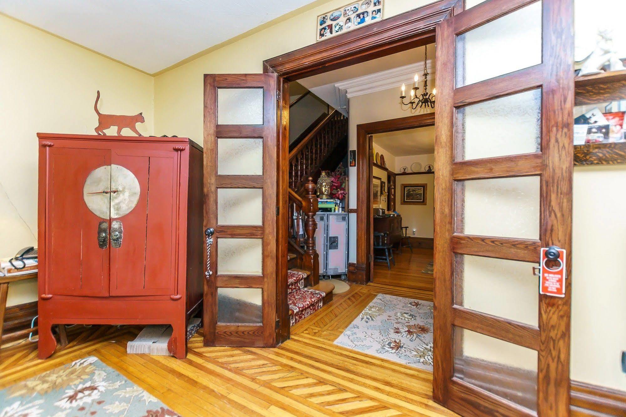 Elliott House 3*