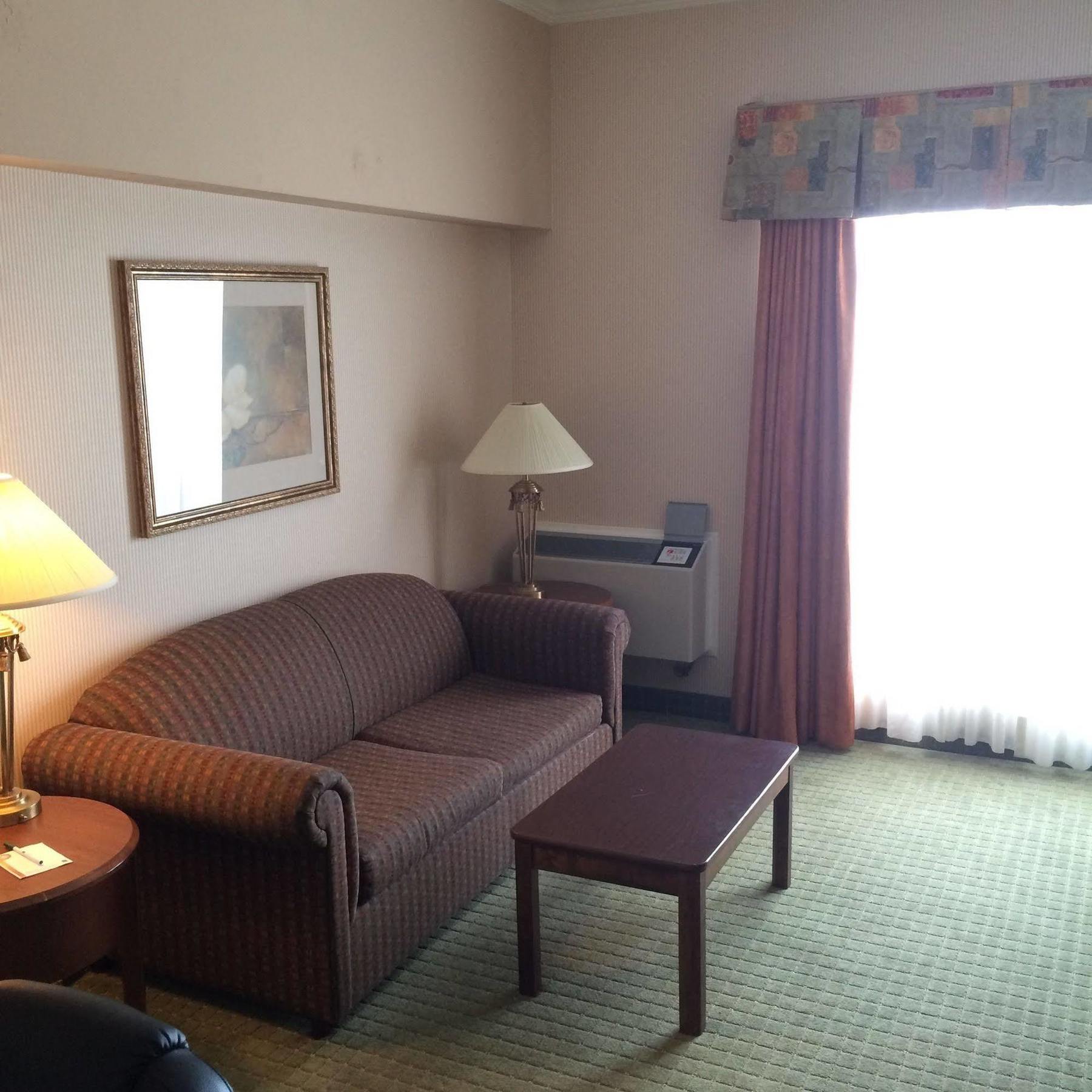 Hotel Four Points By Sheraton Airport East 3*