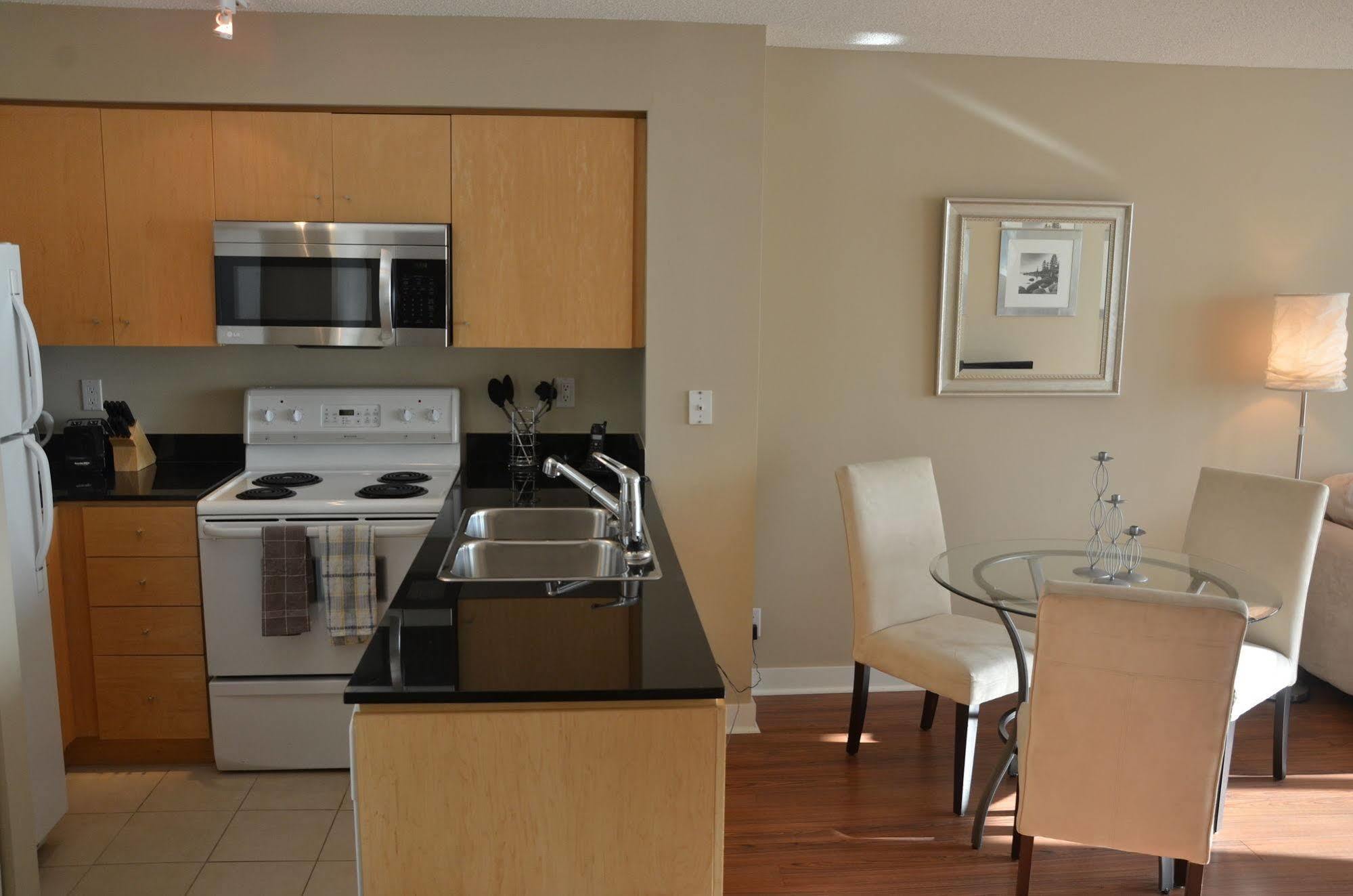 Skydome Furnished Residences Toronto