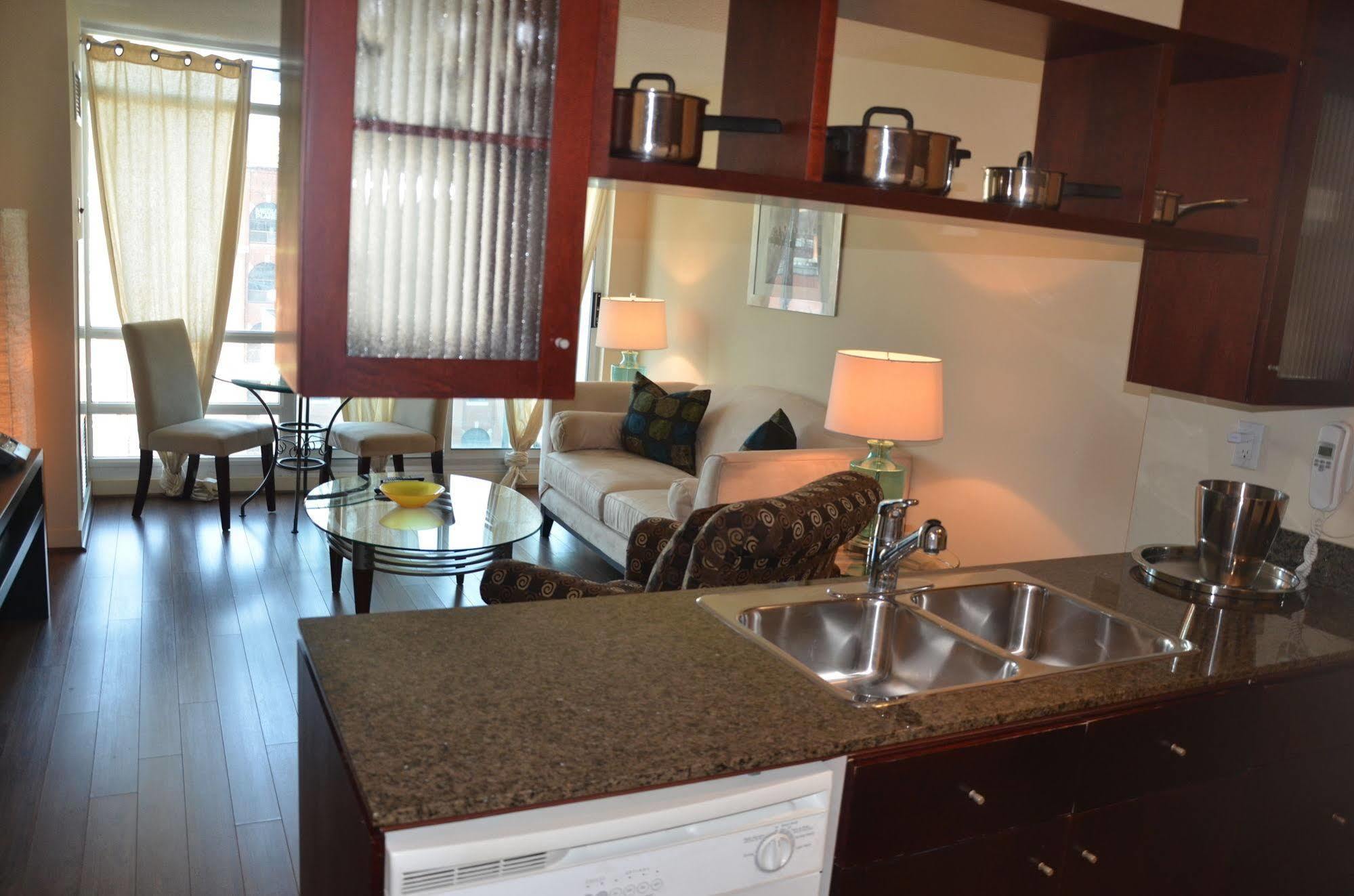 Apartment Skydome Furnished Residences *