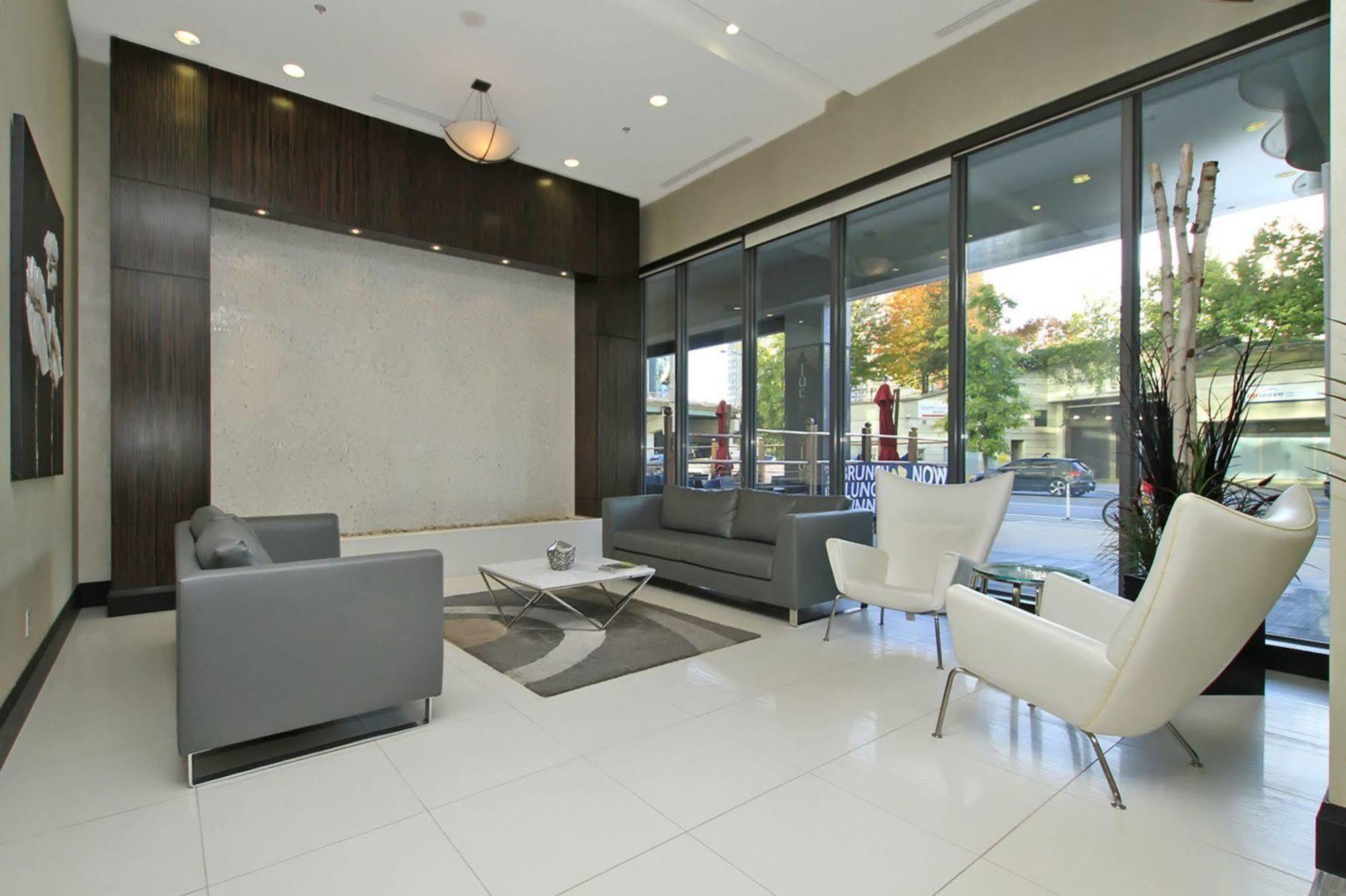 Apartment Napa Furnished At Cn Tower & Maple Leaf Square