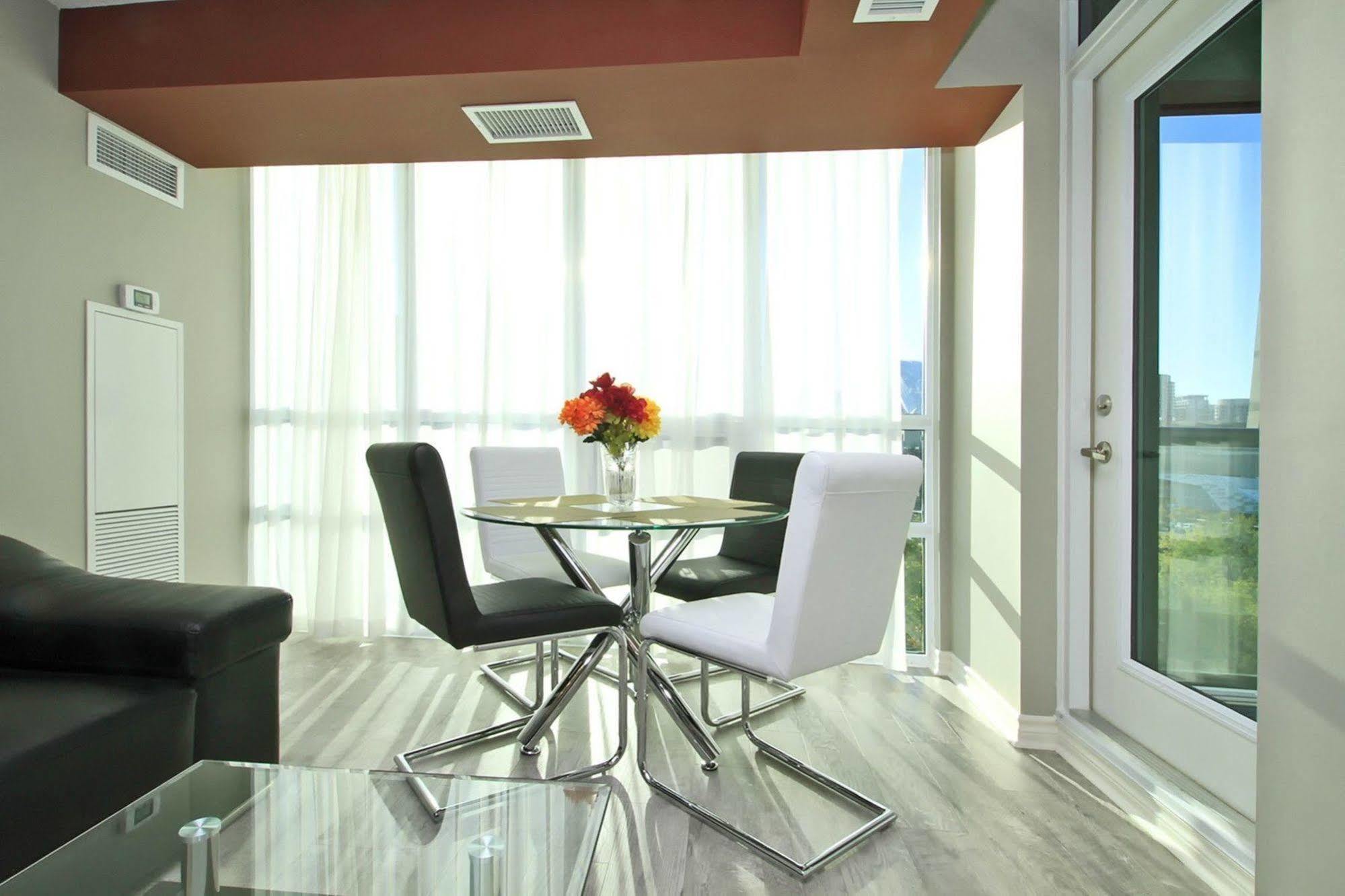 Napa Furnished At Cn Tower & Maple Leaf Square