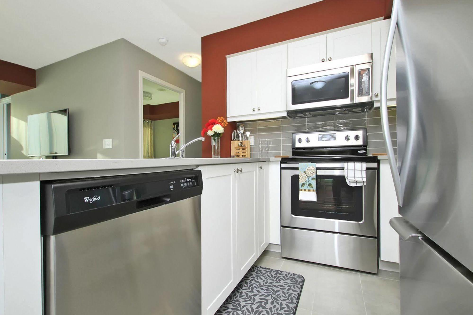 Apartment Napa Furnished At Cn Tower & Maple Leaf Square