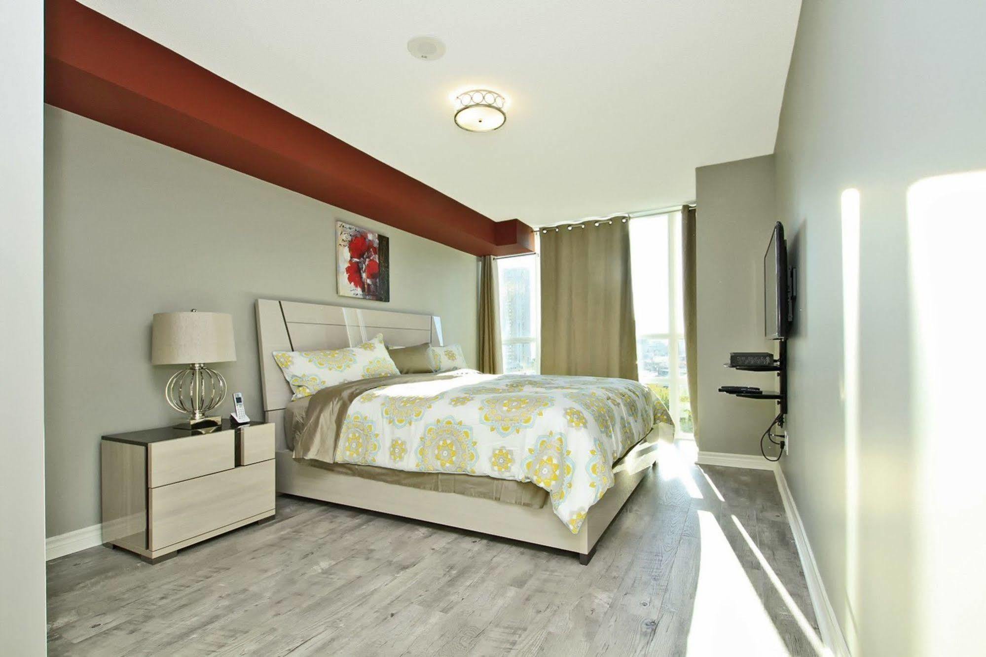 Napa Furnished At Cn Tower & Maple Leaf Square Apartment *