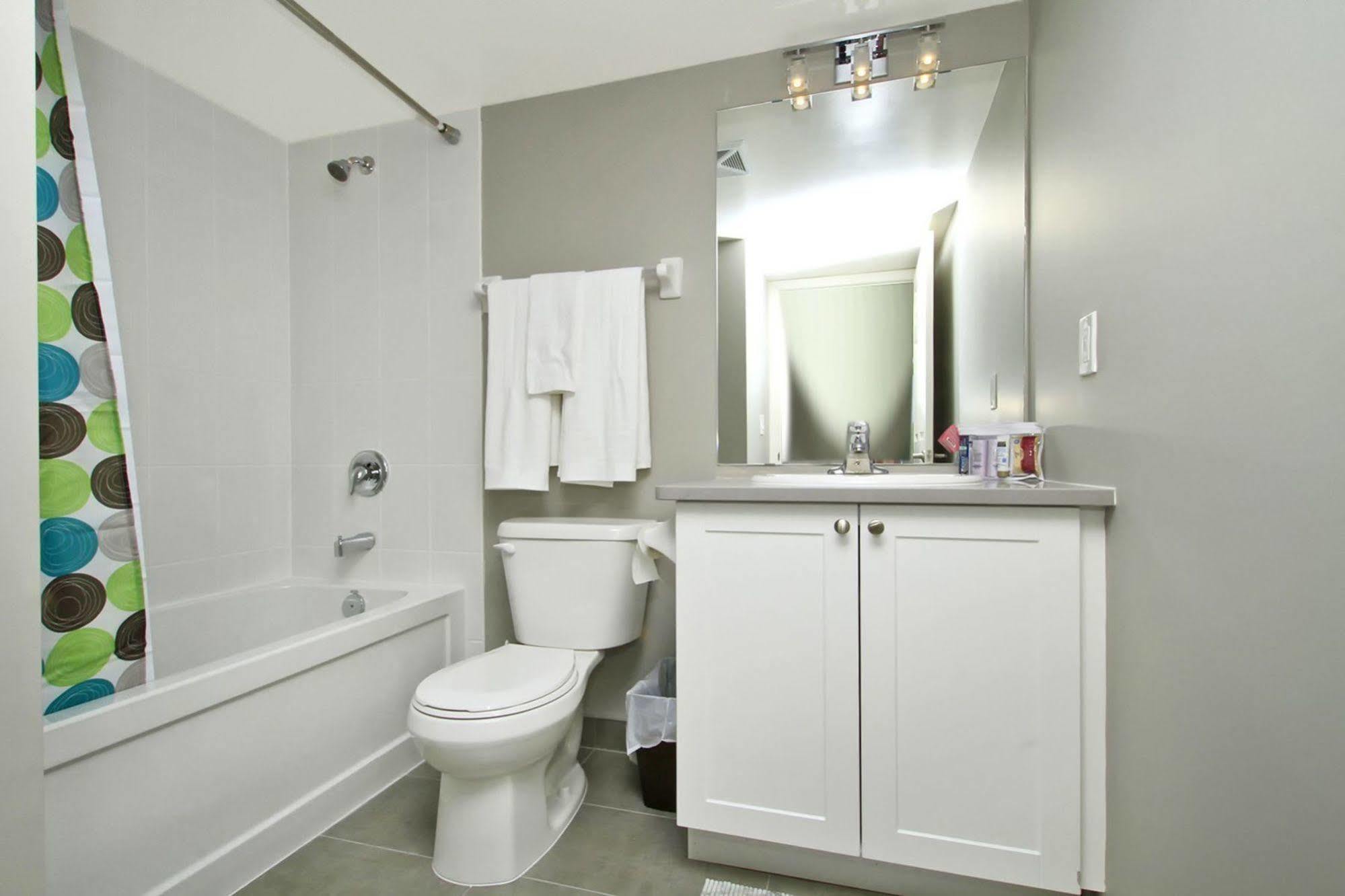 Apartment Napa Furnished At Cn Tower & Maple Leaf Square Toronto
