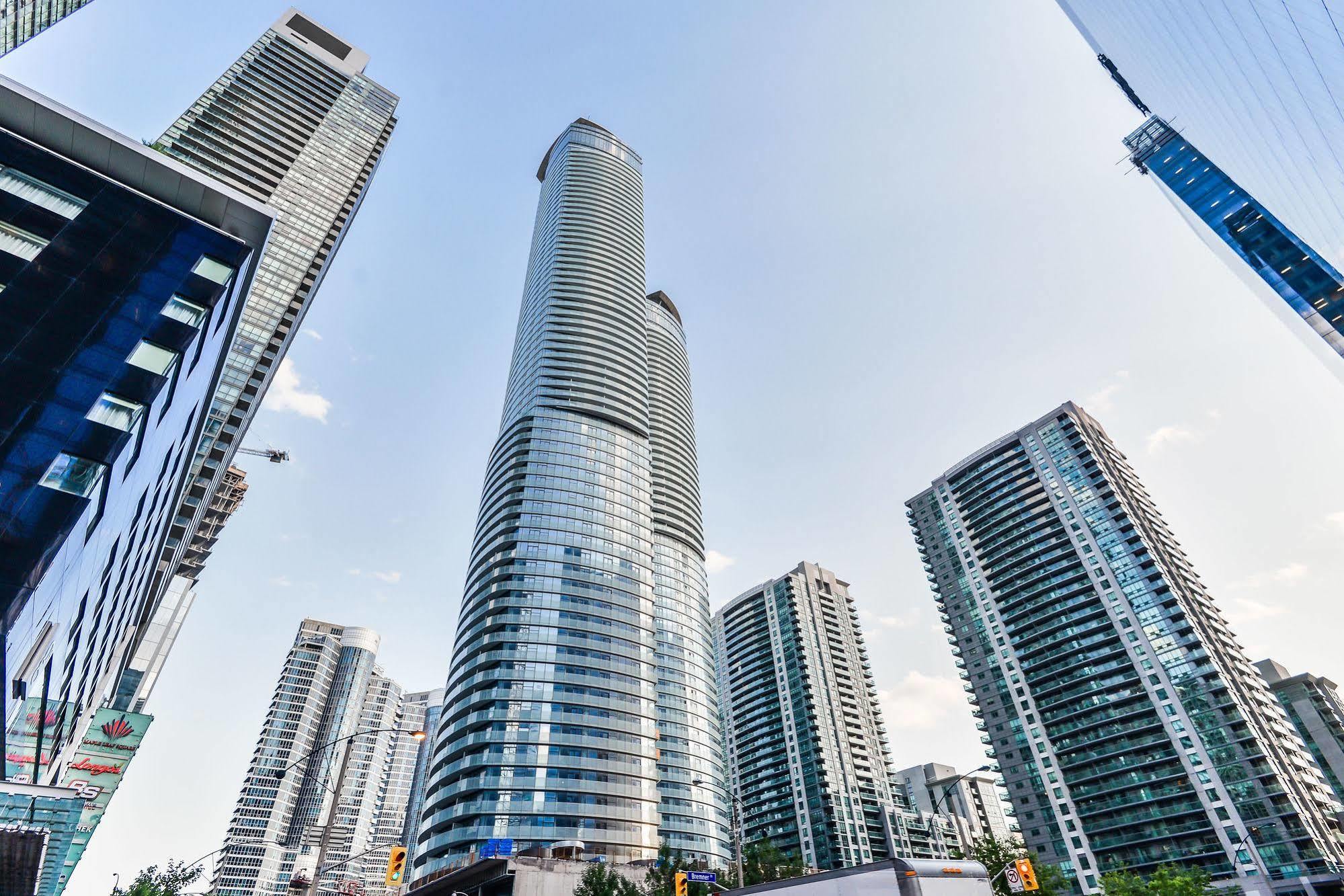 Atlantis Furnished - York Street Toronto