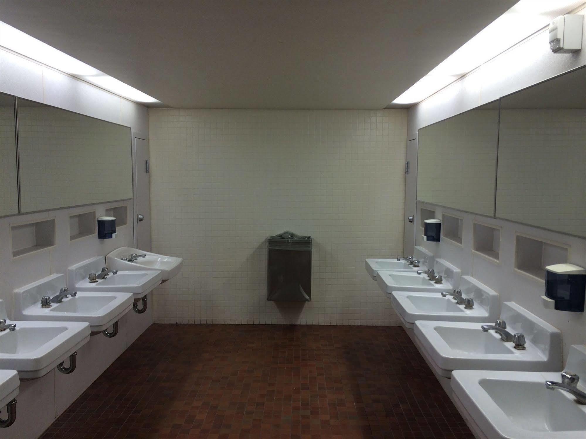 Of - New College - Wilson Hall * Toronto