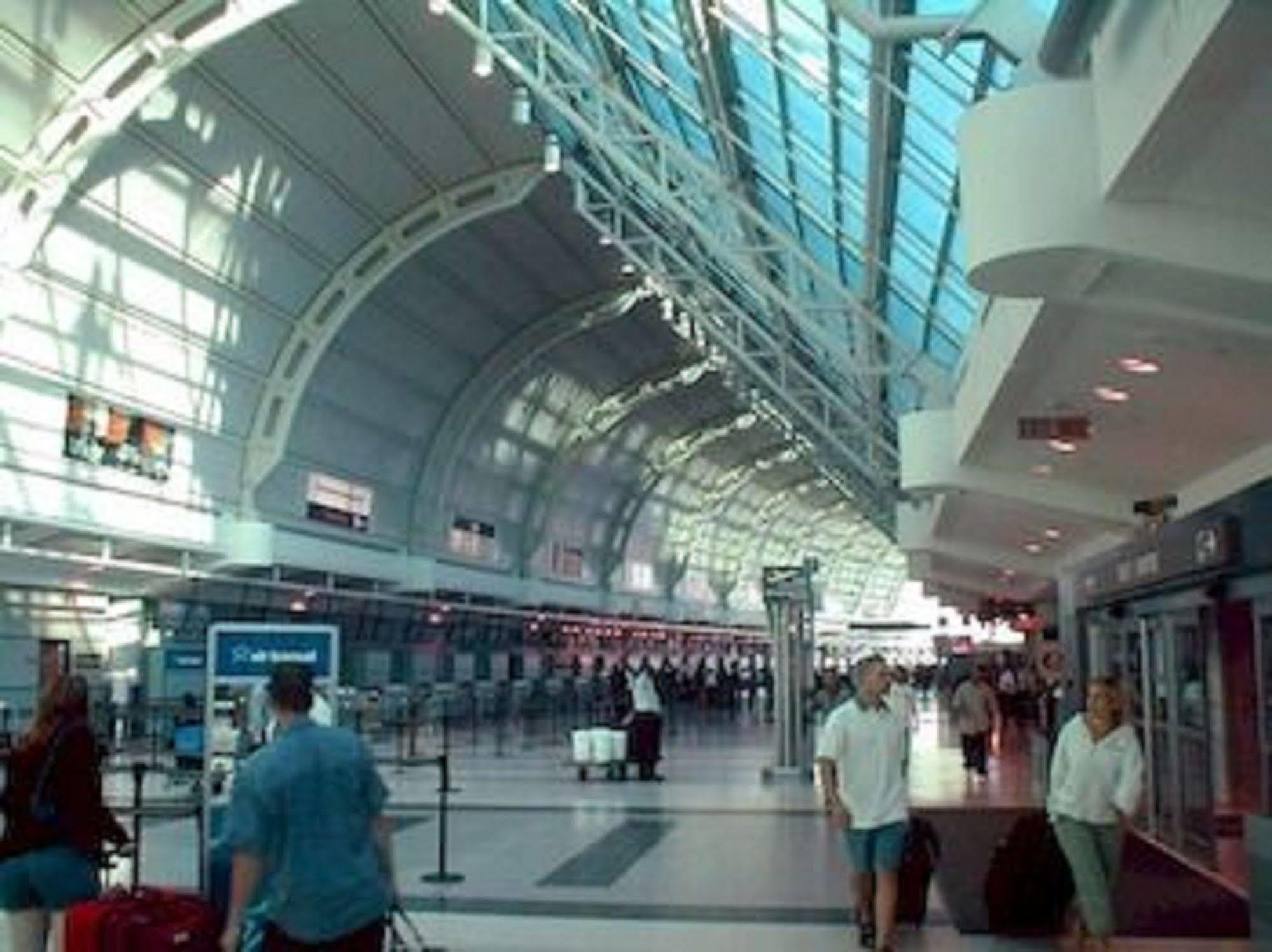 Airport East By Ihg