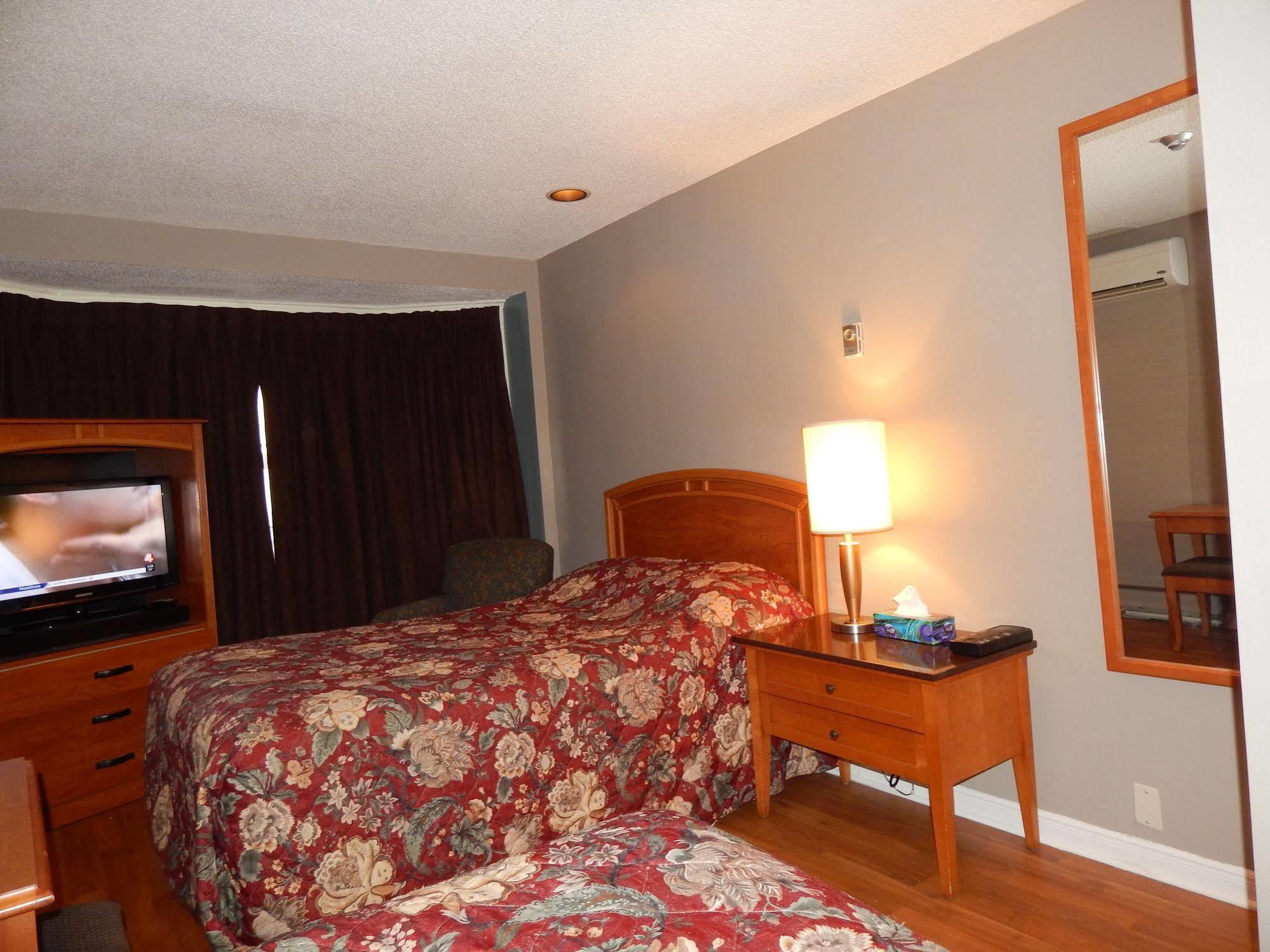 Days Hostel Toronto