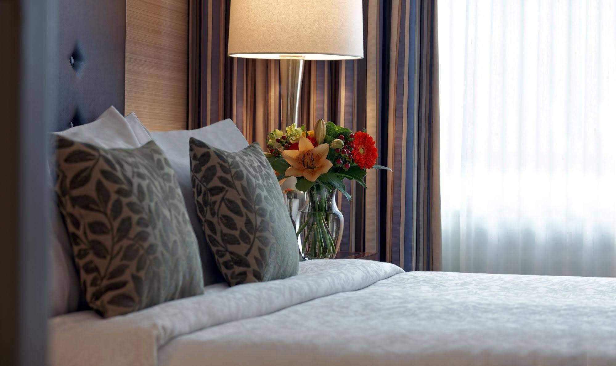 Cambridge 4* Toronto