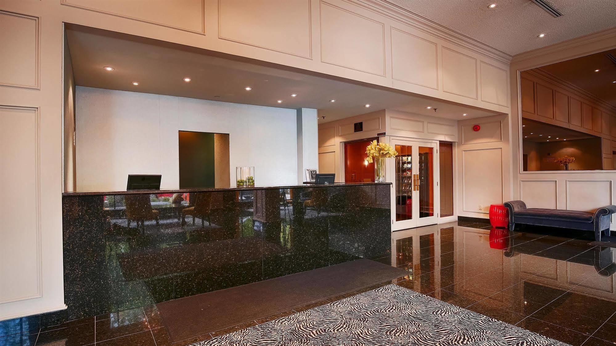 The Roehampton 3* Toronto