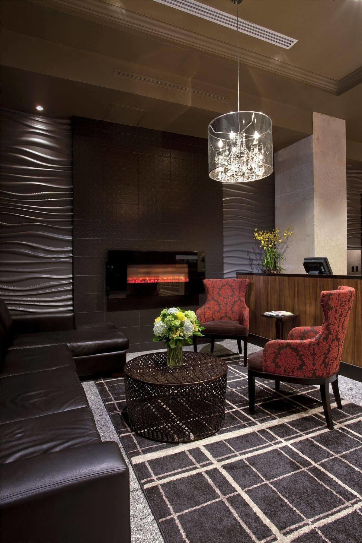 Hotel One King West And 4*