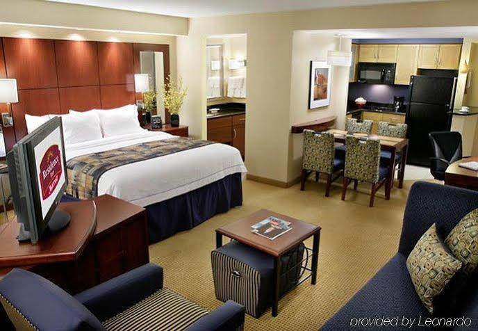 Hotel By Marriott Downtown / Entertainment District 4*
