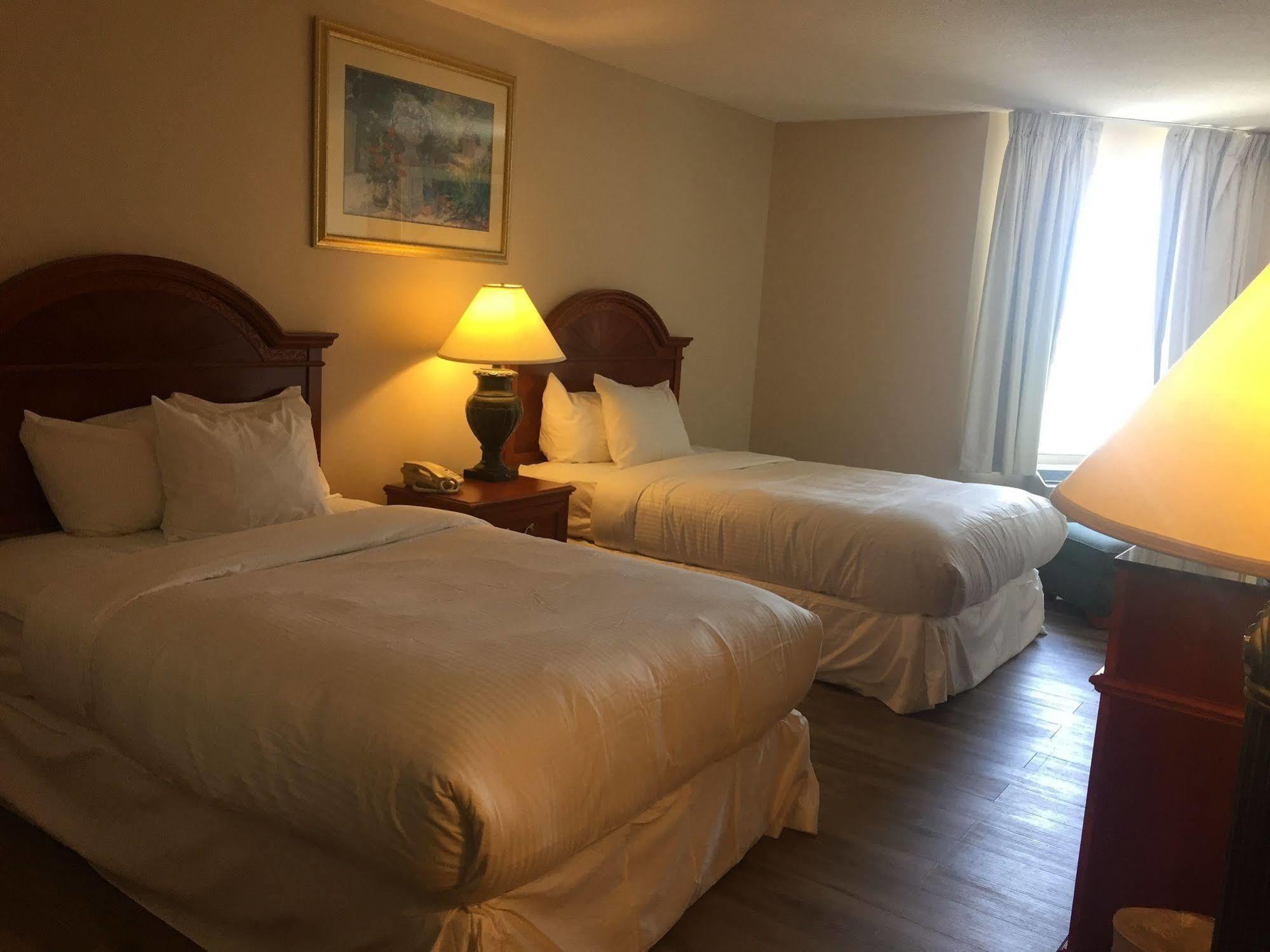Plaza Airport Hotel