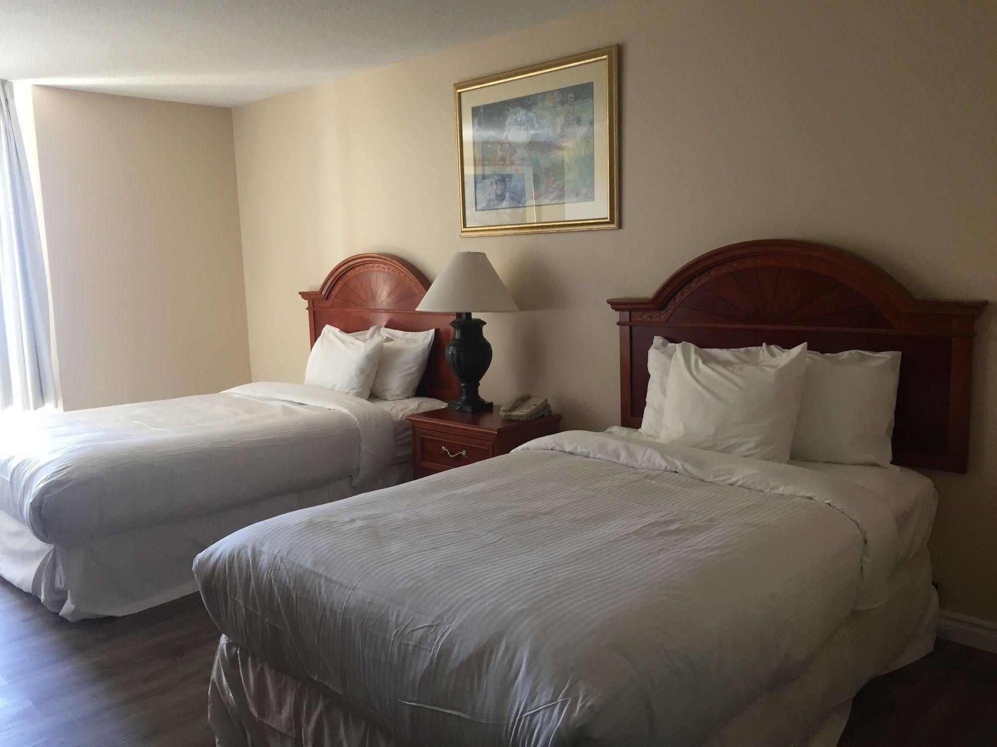 Hotel Plaza Airport Toronto