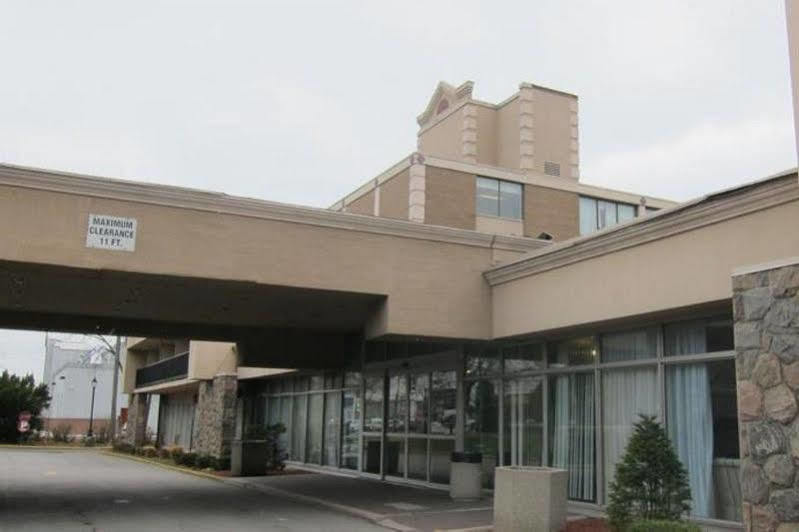 Plaza Airport 3*