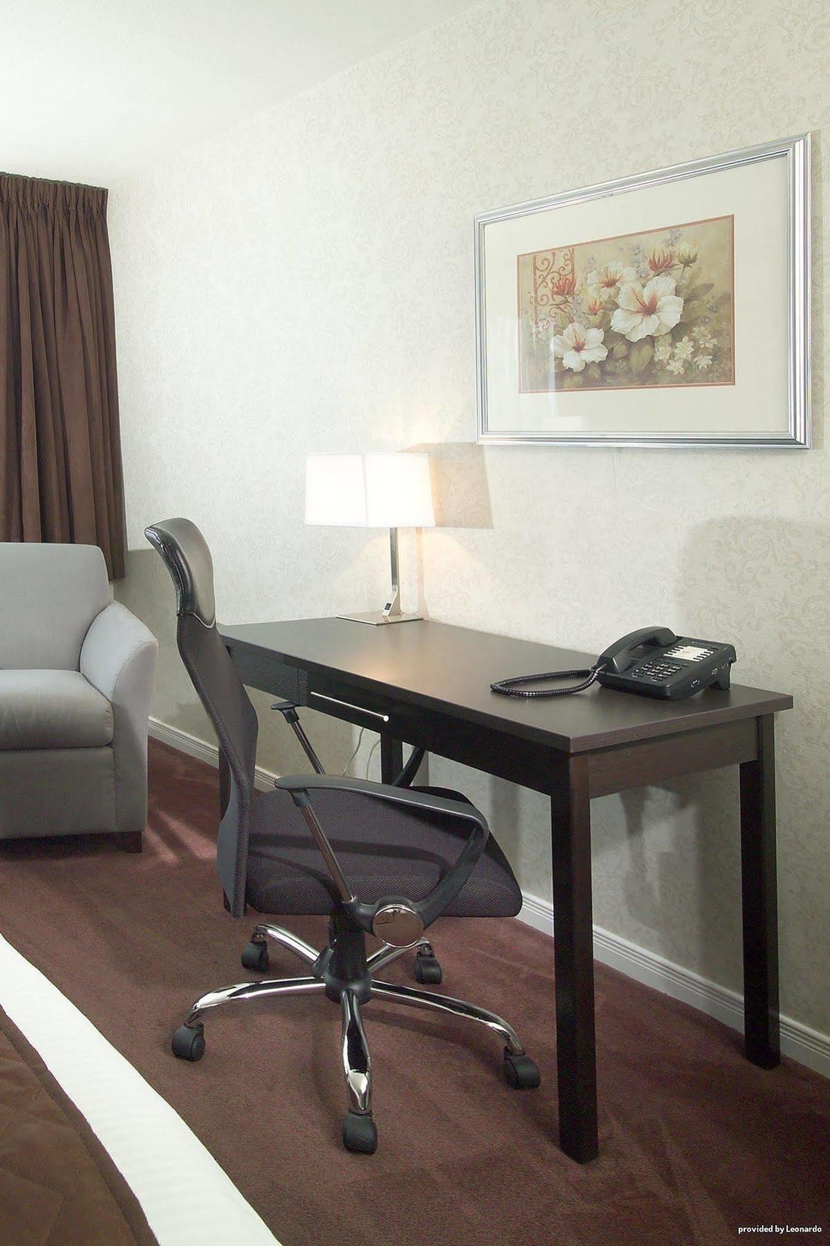 Western Primrose Downtown Hotel Toronto