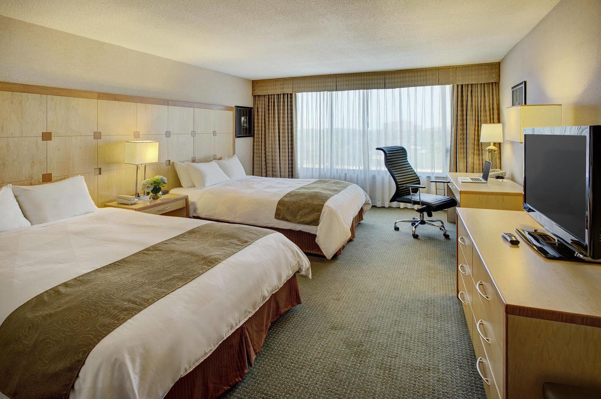 Radisson East Hotel 3*