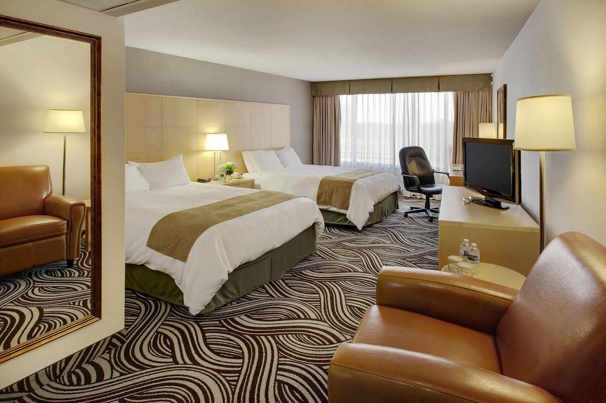 Radisson East 3* Toronto