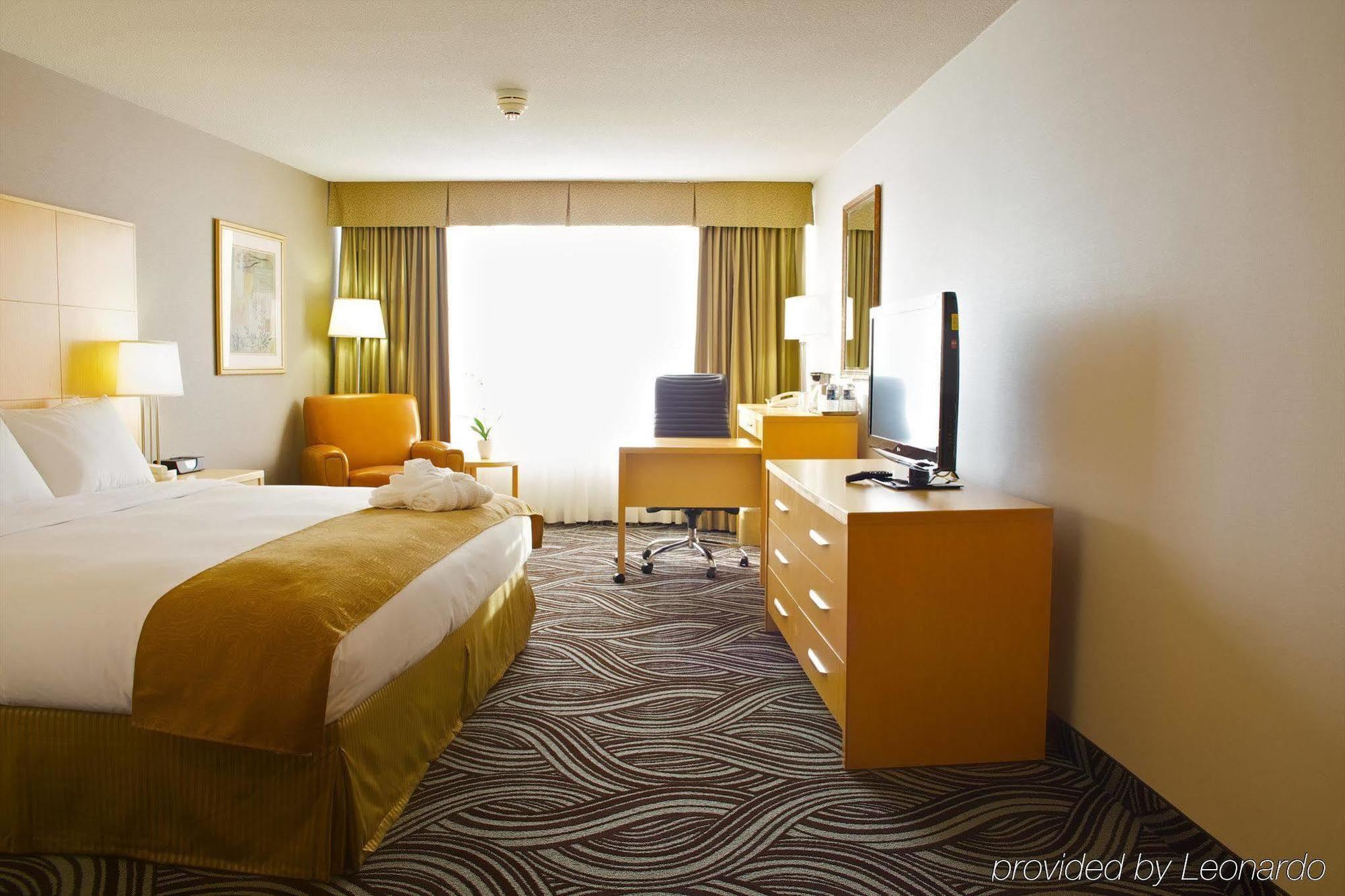 Radisson East 3* Toronto