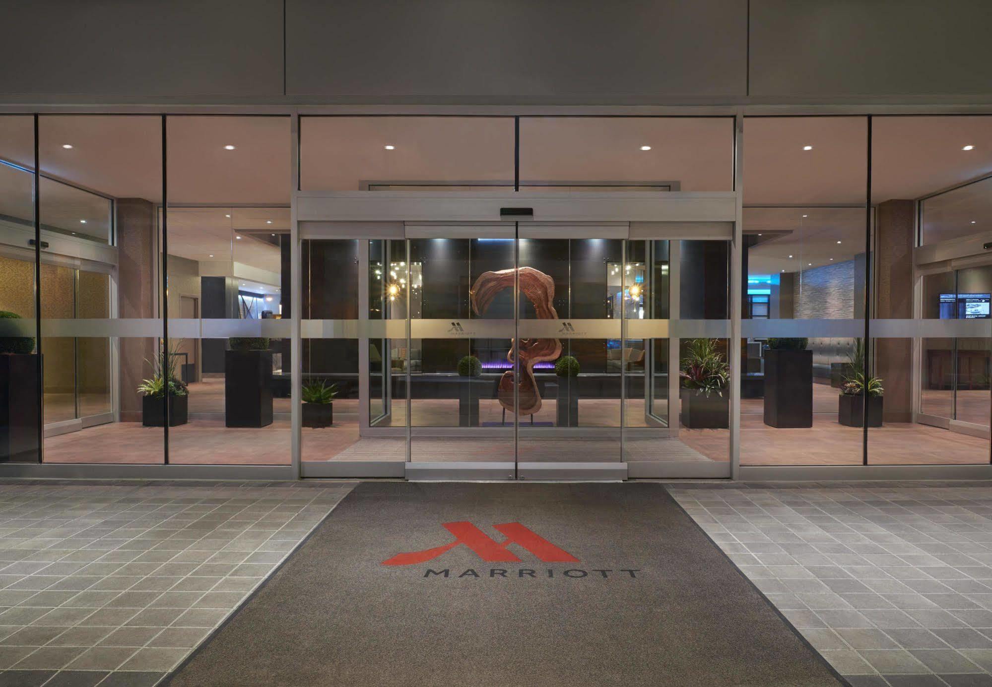 Hotel Airport Marriott Toronto