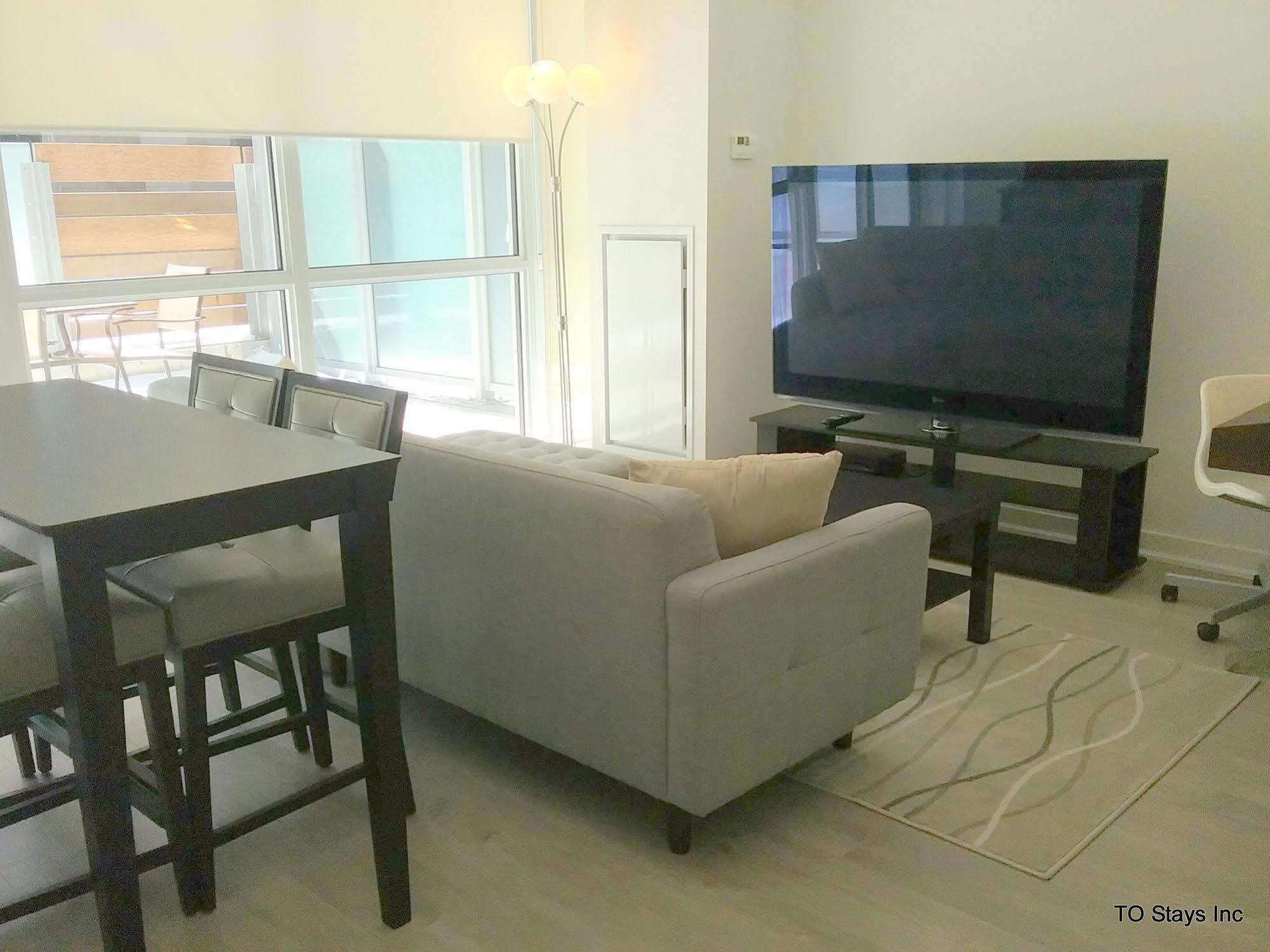 Apartment Suites On Simcoe Toronto