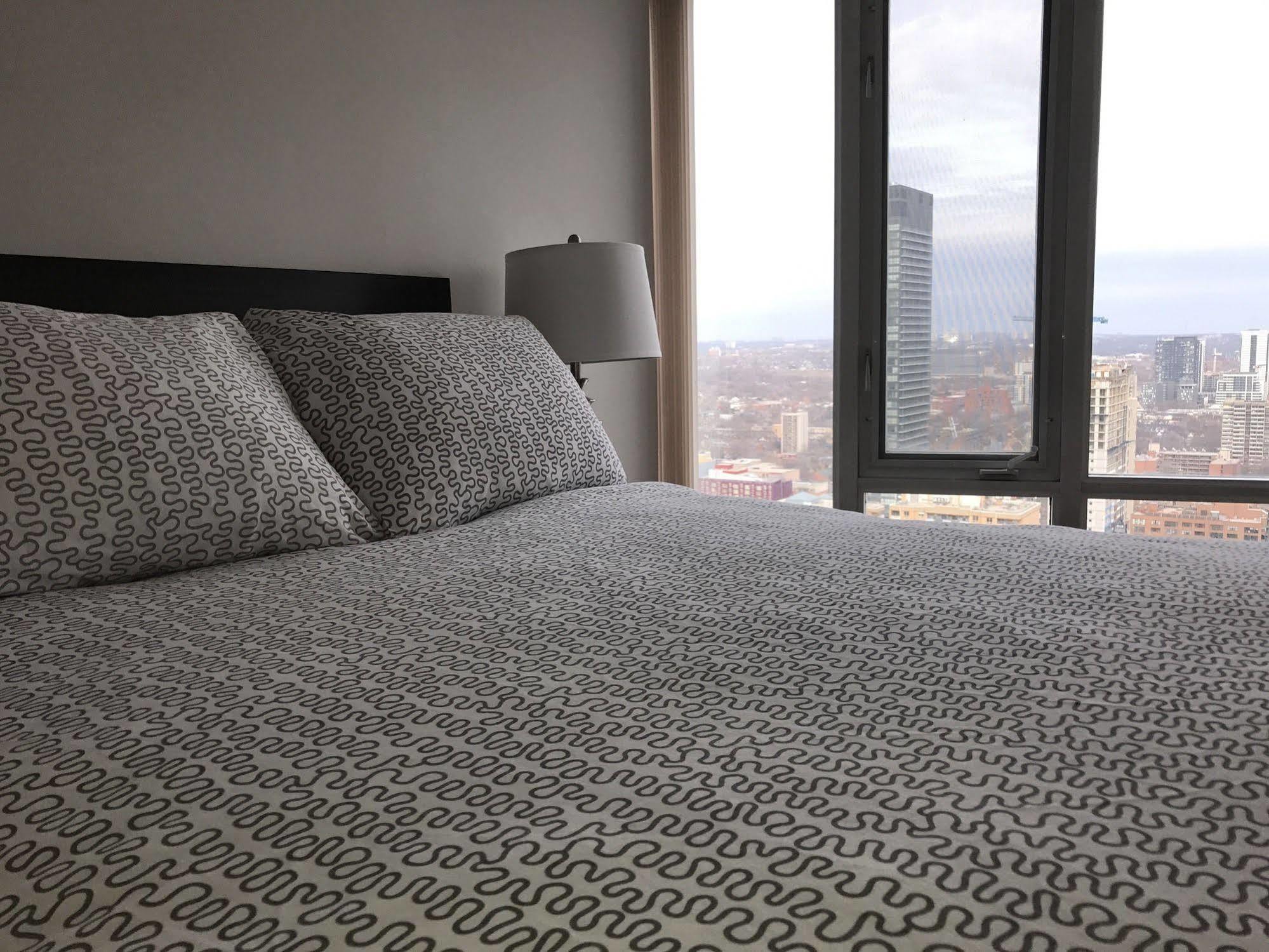 Apartment Pinnacle - Pantages Tower