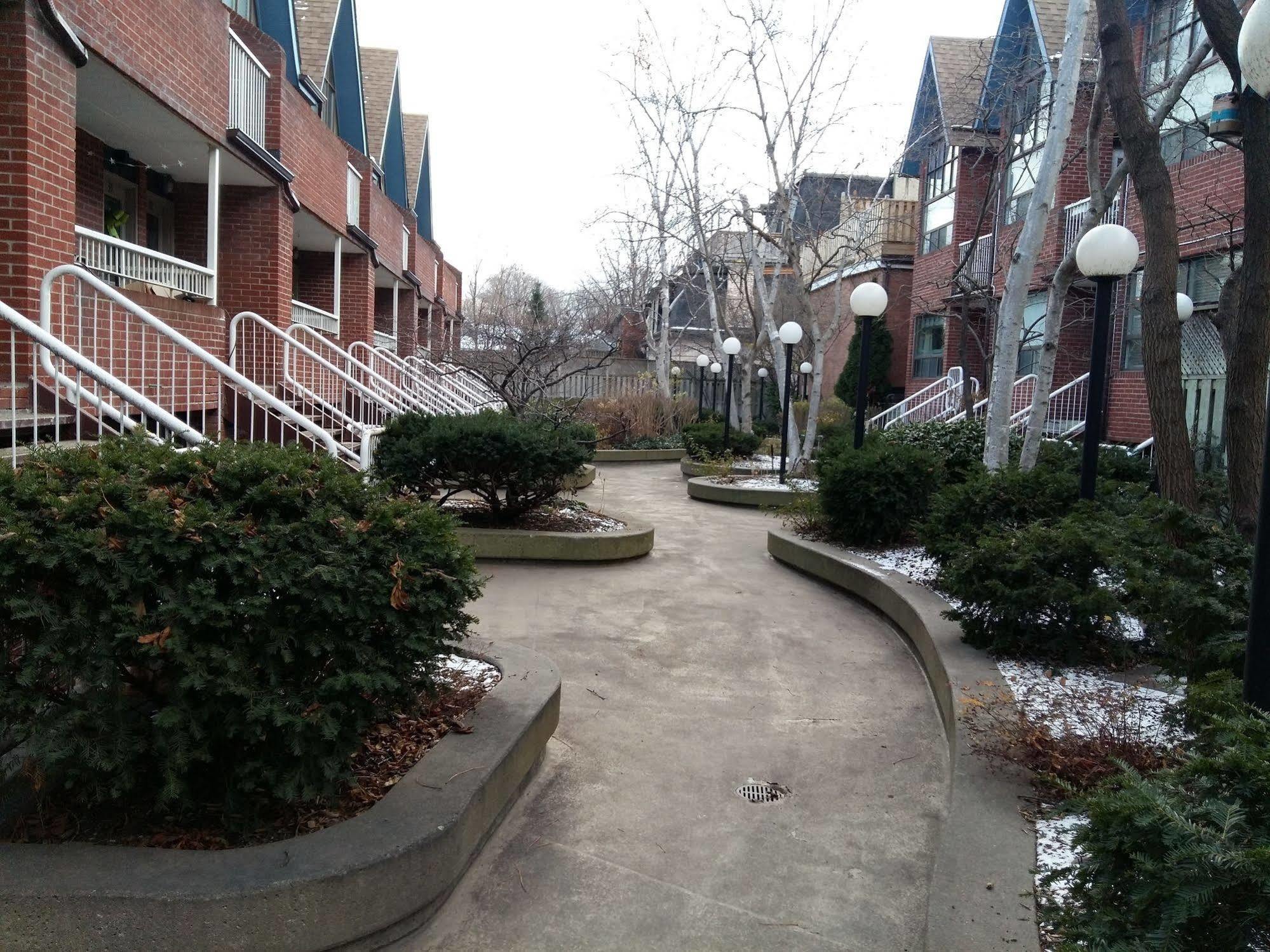 Furnished Living- Pembroke * Toronto