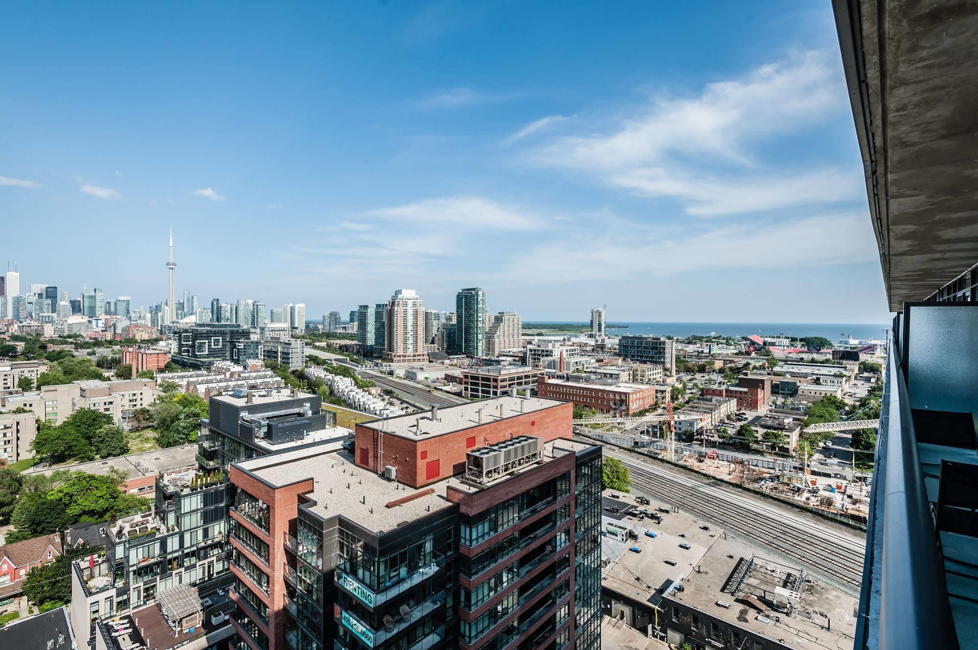 Soho 2 Bed | 2 Bath Cn Tower View * Toronto