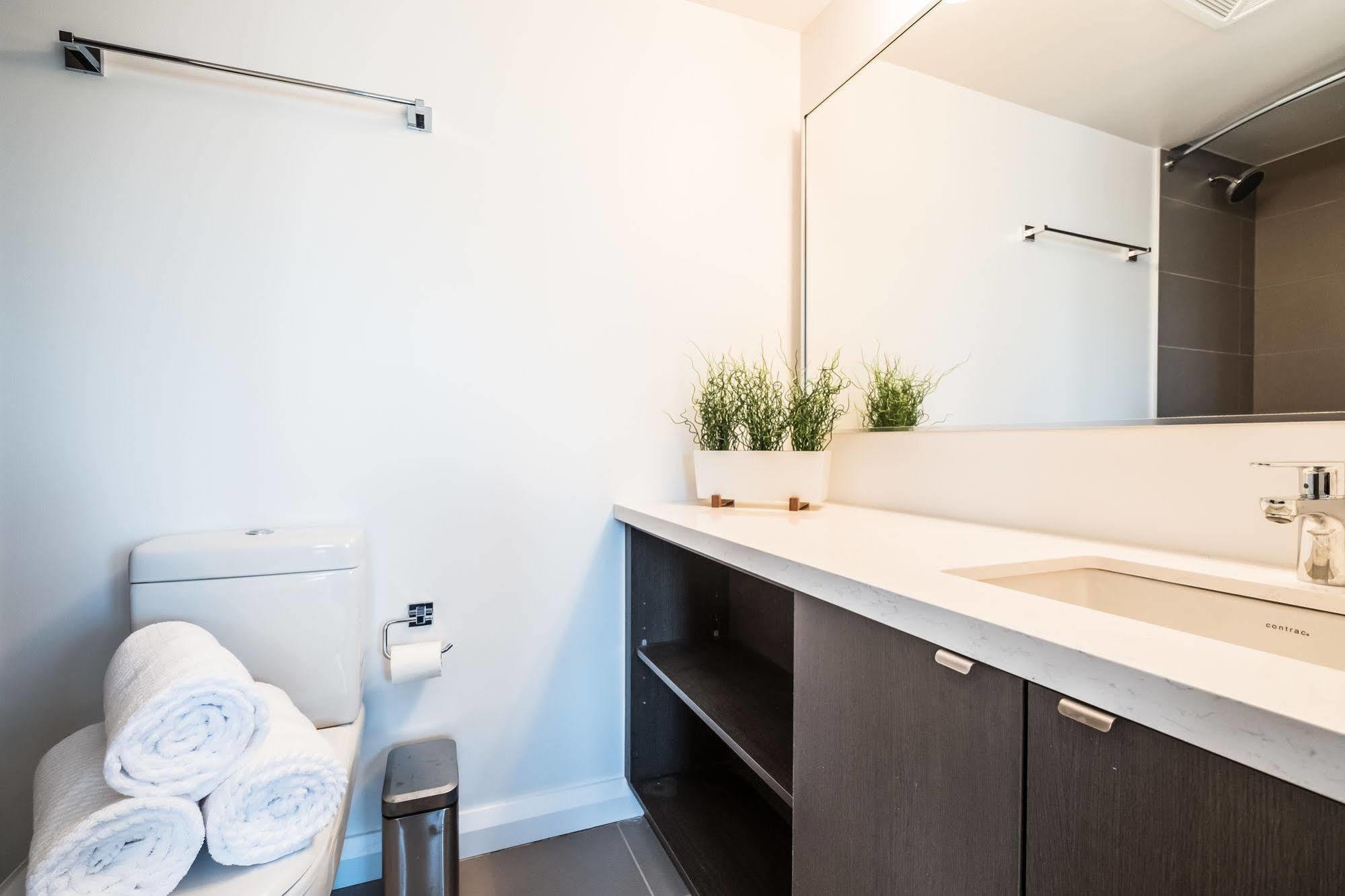 Quickstay - Luxury Executive In Yorkville Apartment