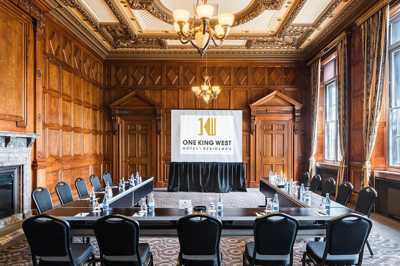 One King West And 4* Toronto