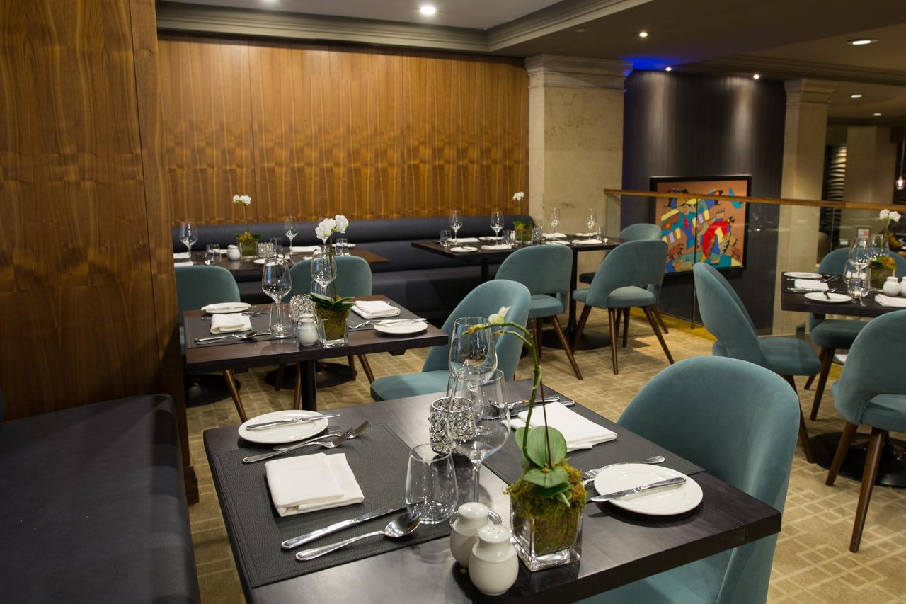 One King West And Hotel 4*