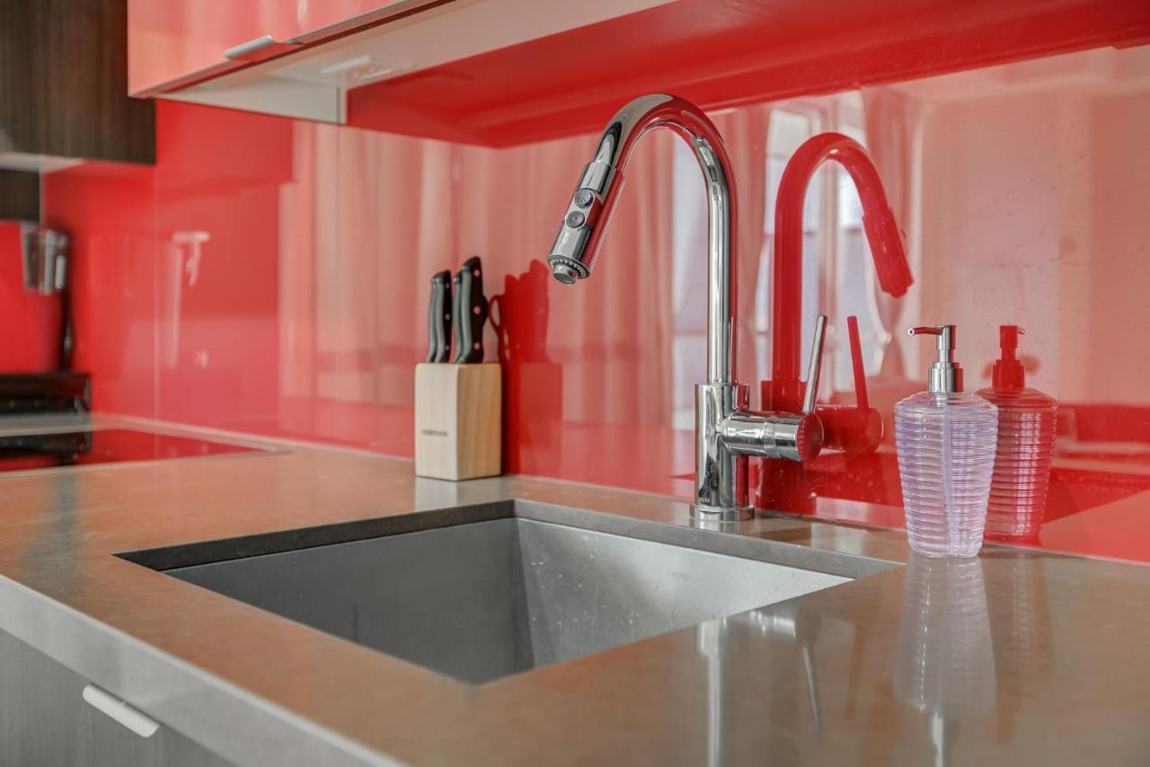Noel Suites Apartment Toronto