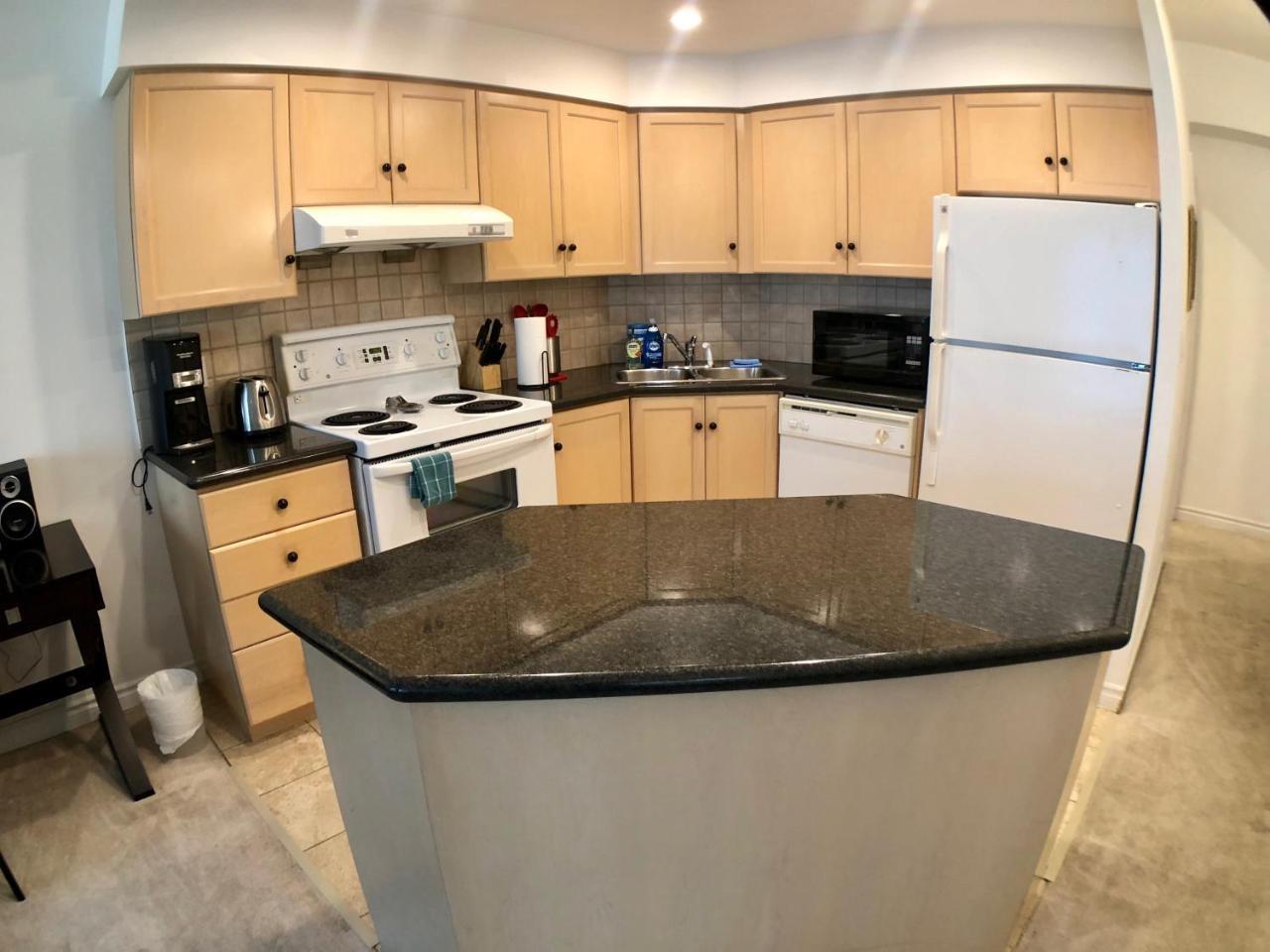 City Stay Condos - Downtown Toronto, Simcoe Street Toronto