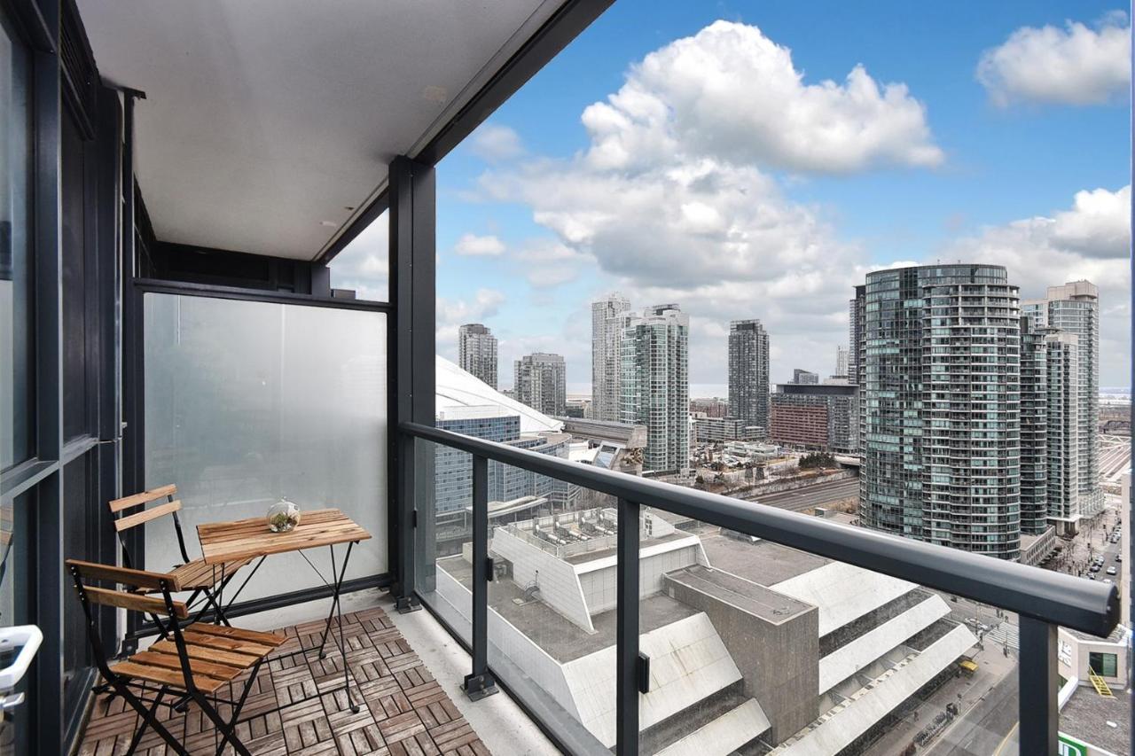 Applewood - Front Street West Hotel Toronto