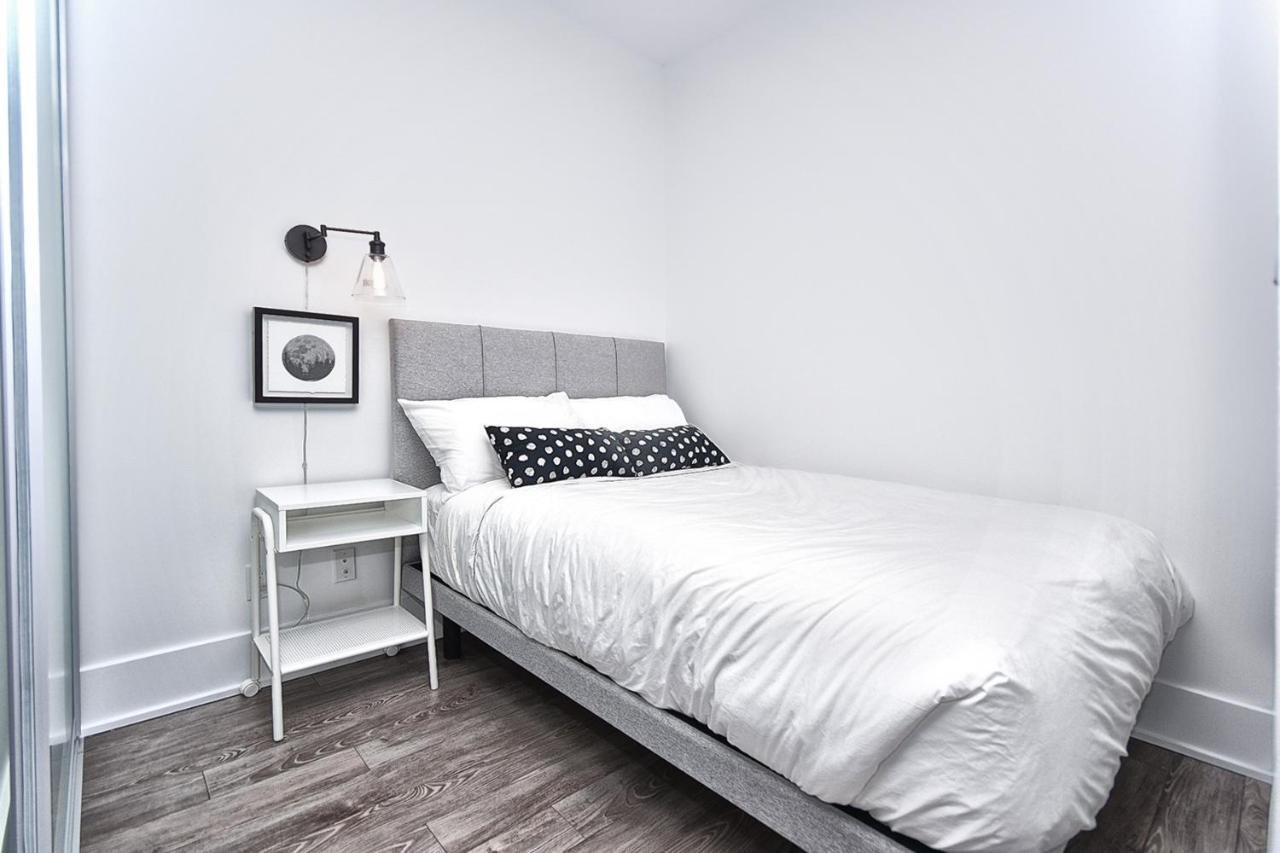 Hotel Applewood - Front Street West 3*
