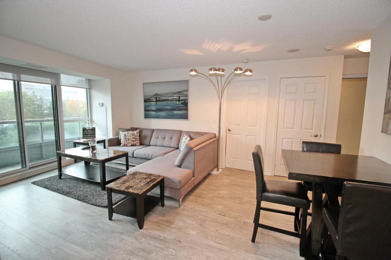 Luxury 3 Bedroom Dt Toronto, On, Canada Apartment