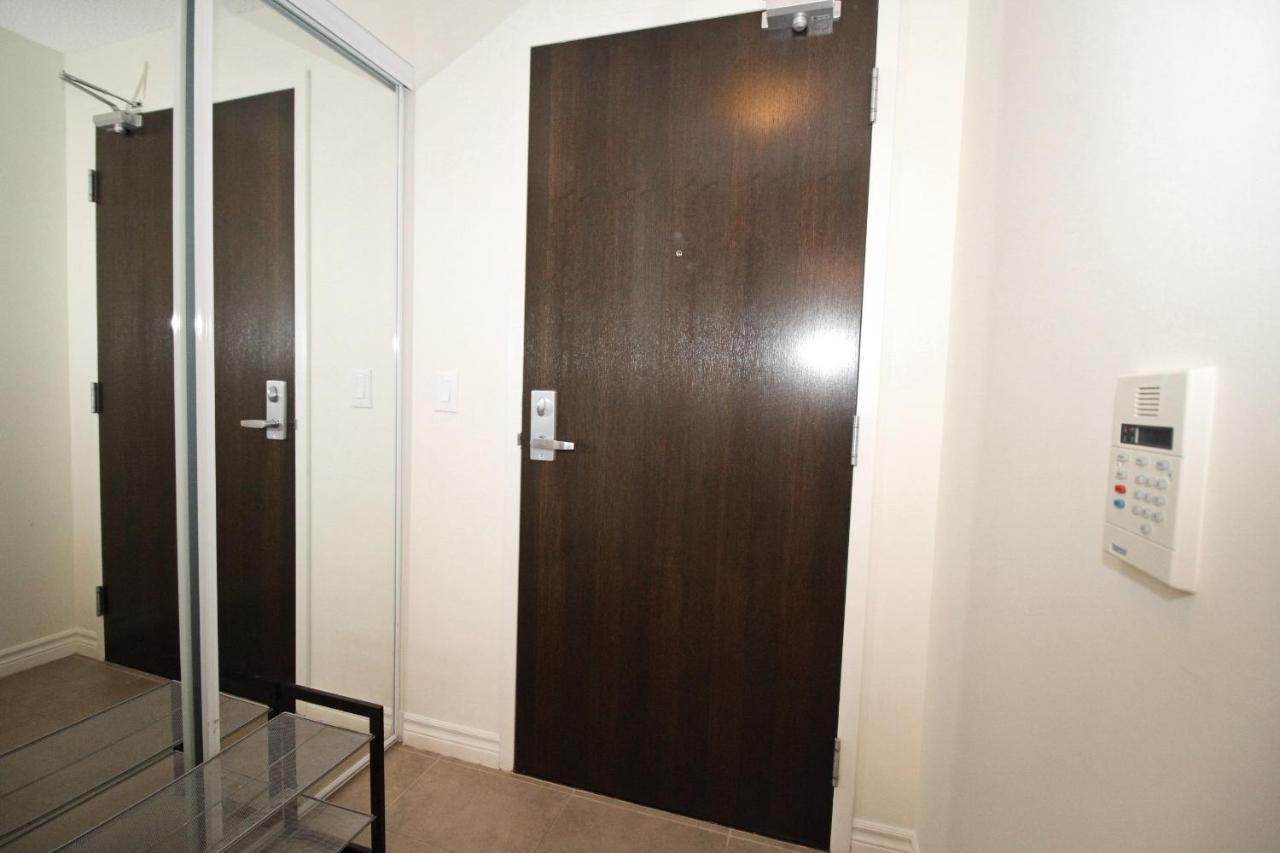 Luxury 3 Bedroom Dt Toronto, On, Canada Apartment Toronto