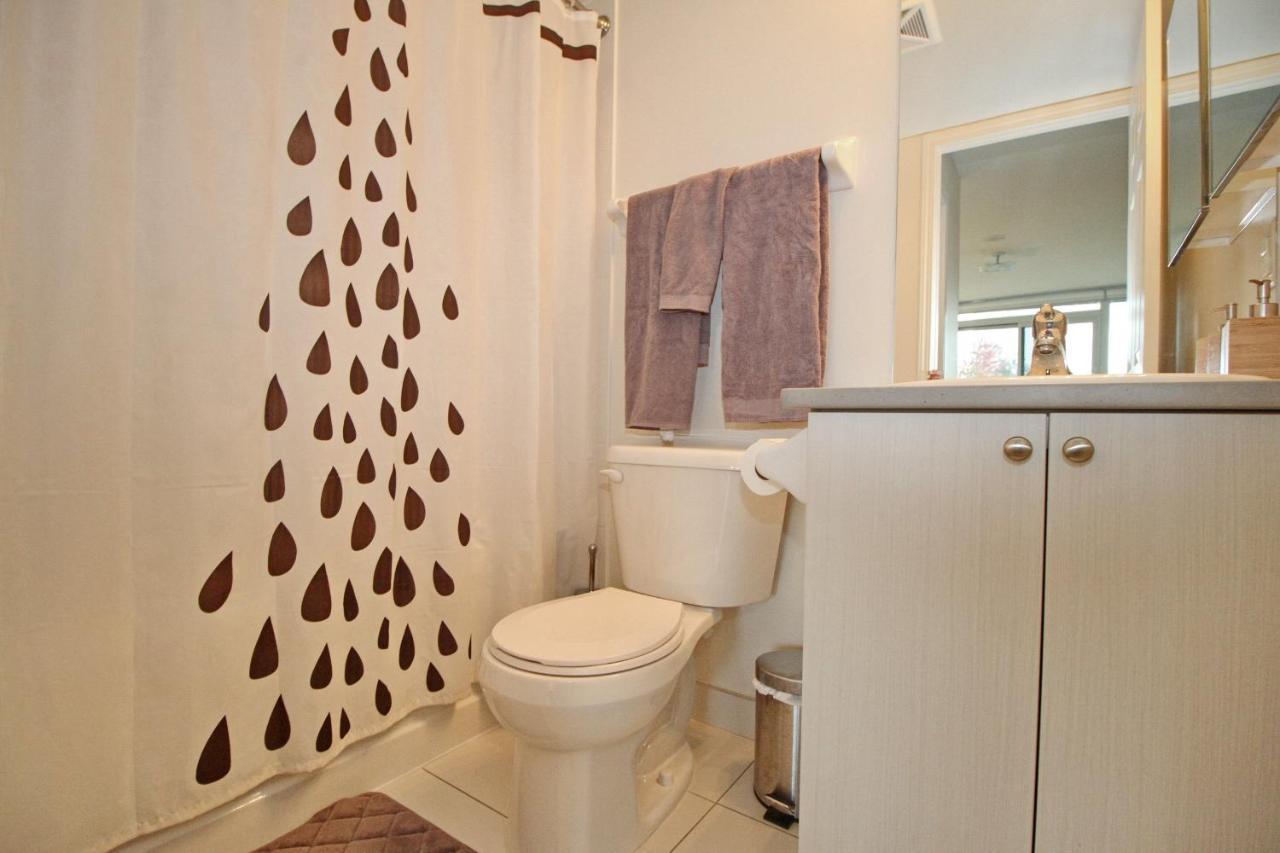 Luxury 3 Bedroom Dt Toronto, On, Canada