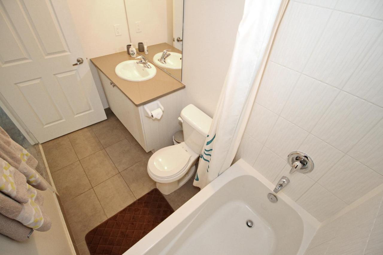 Apartment Luxury 3 Bedroom Dt Toronto, On, Canada *