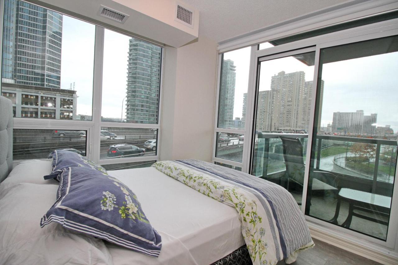 Luxury 3 Bedroom Dt Toronto, On, Canada Apartment Toronto