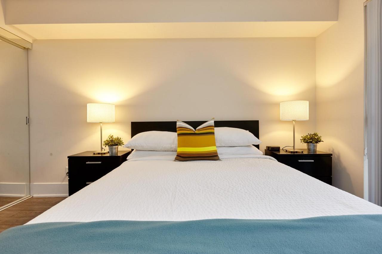 Atlas Suites Furnished Apartments- Rogers Center, Downtown Toronto