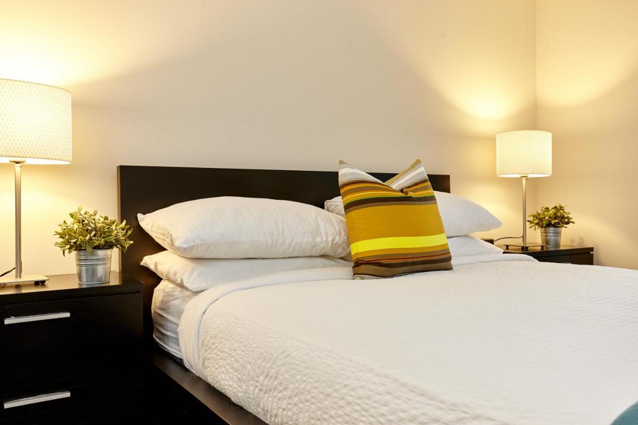 Atlas Suites Furnished Apartments- Rogers Center, Downtown